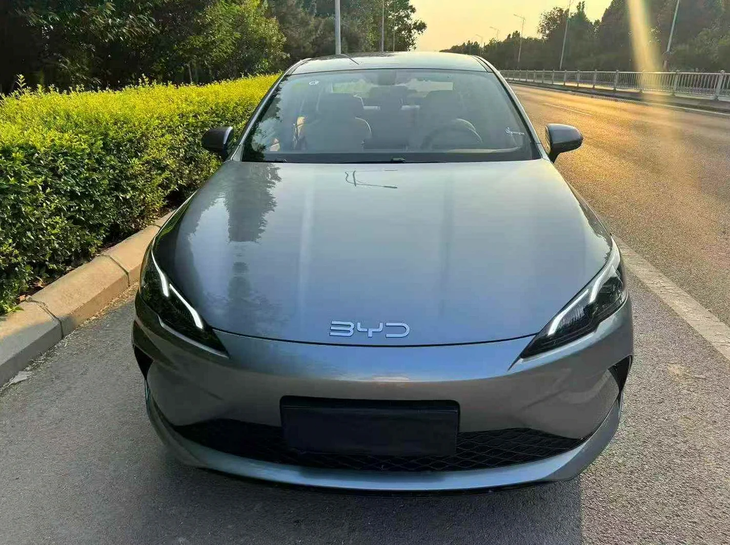 25年比亚迪海豹 准新车
