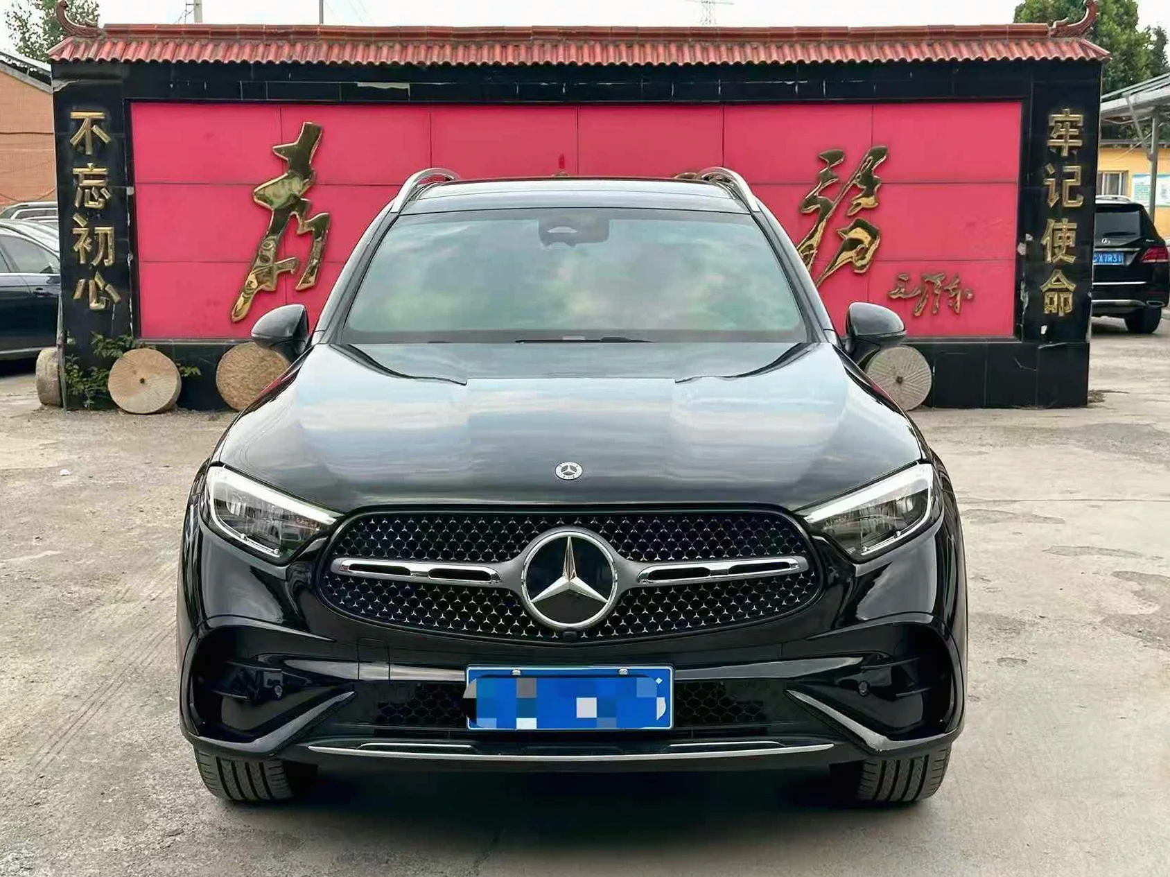 奔驰GLC 正面外观二