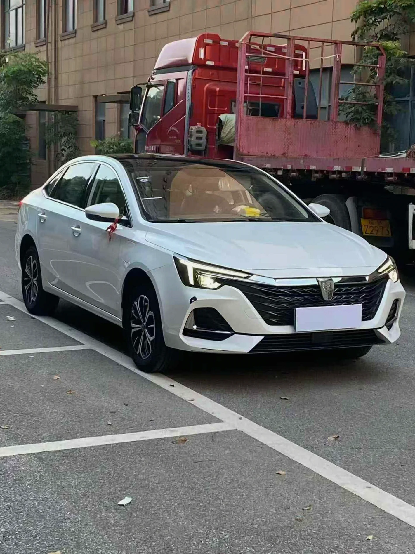 荣威i6 正面外观二