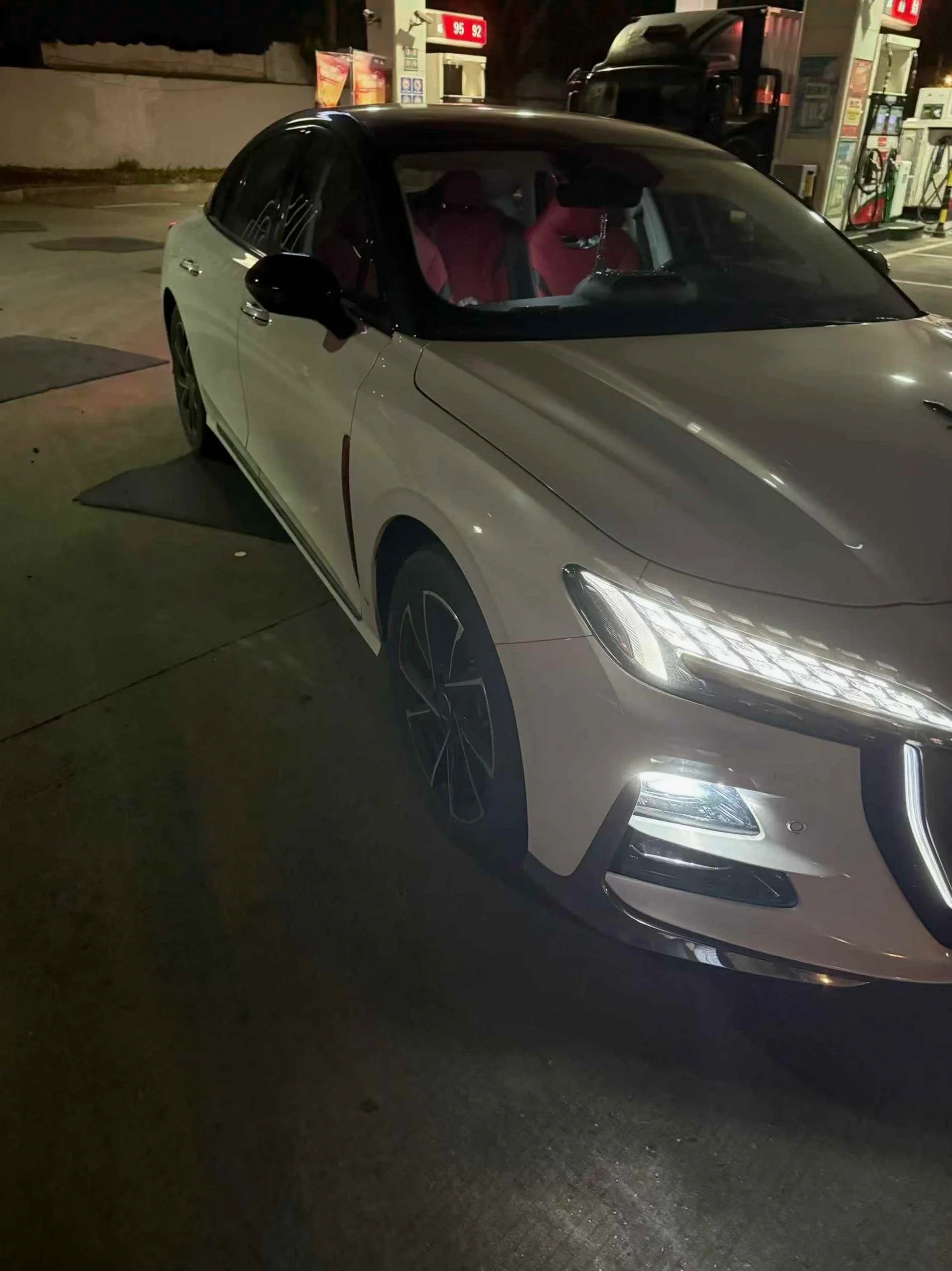 红旗H6 正面外观三