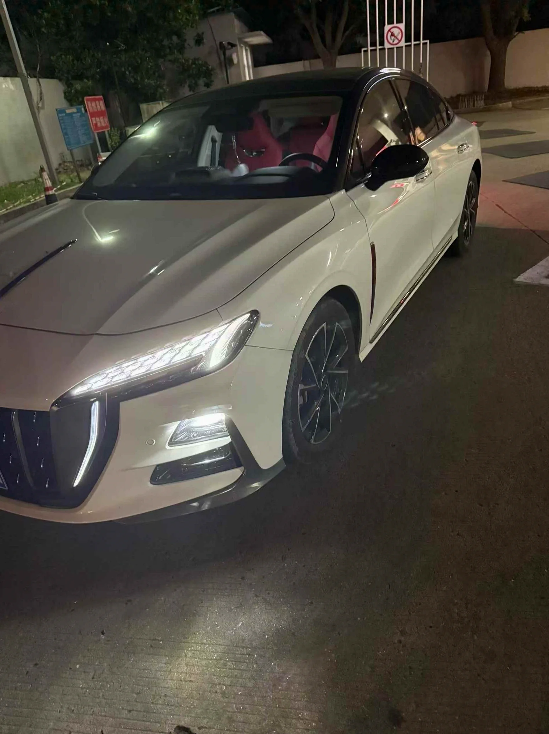 红旗H6 正面外观二