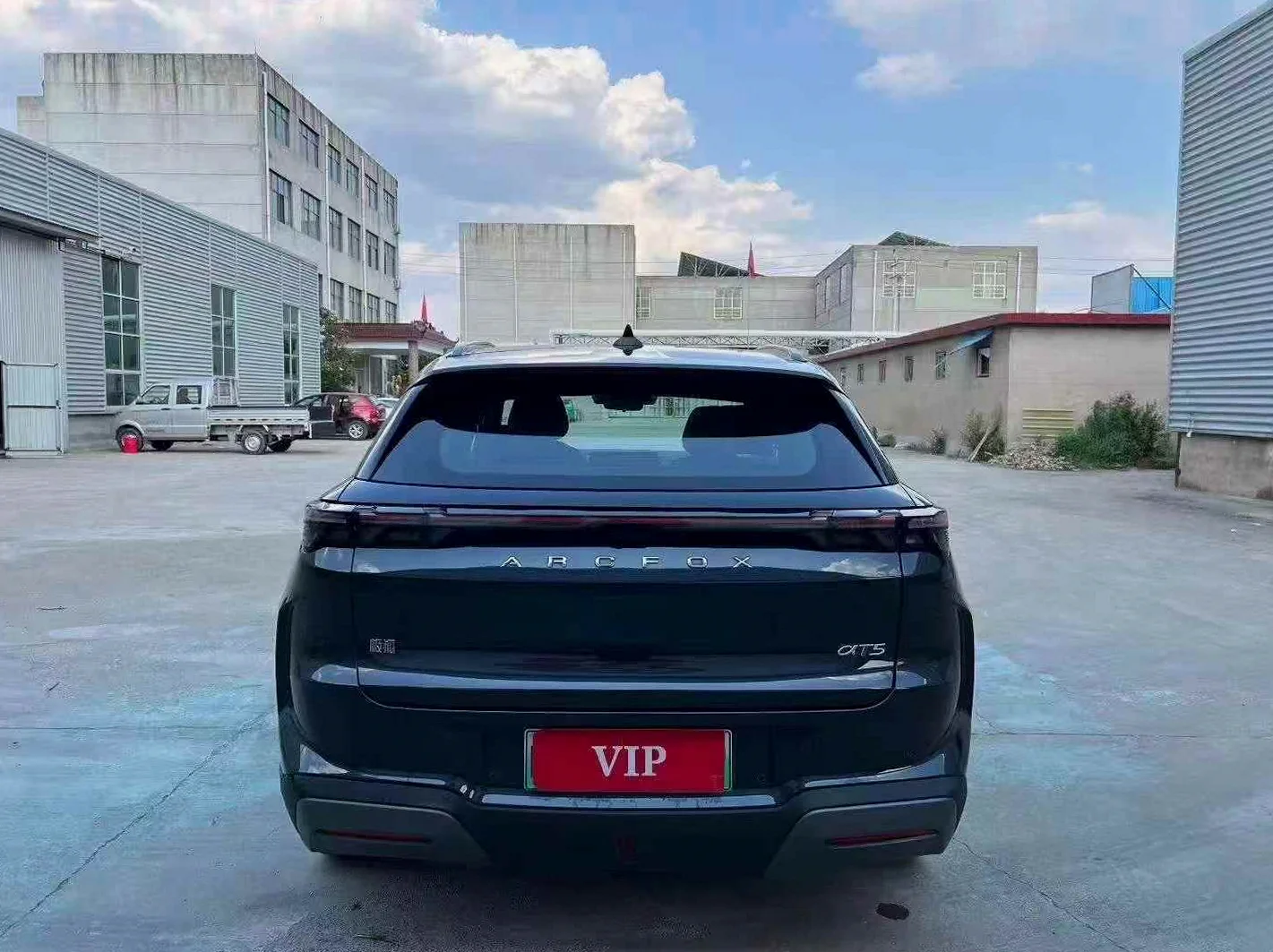 极狐汽车阿尔法 后面外观一