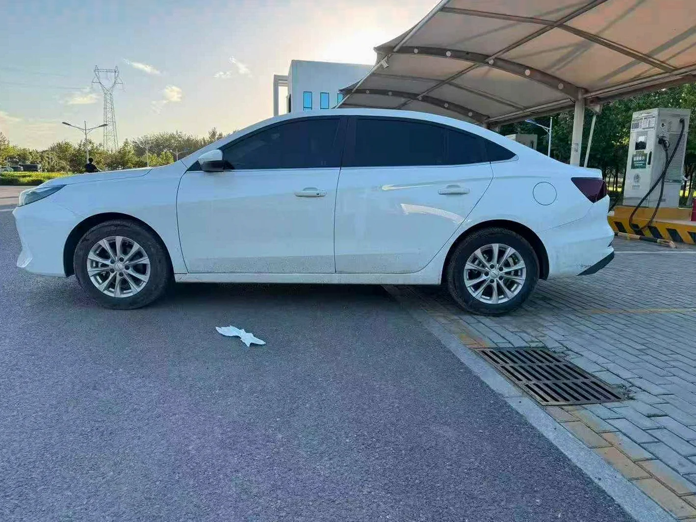 荣威i5 后面外观一