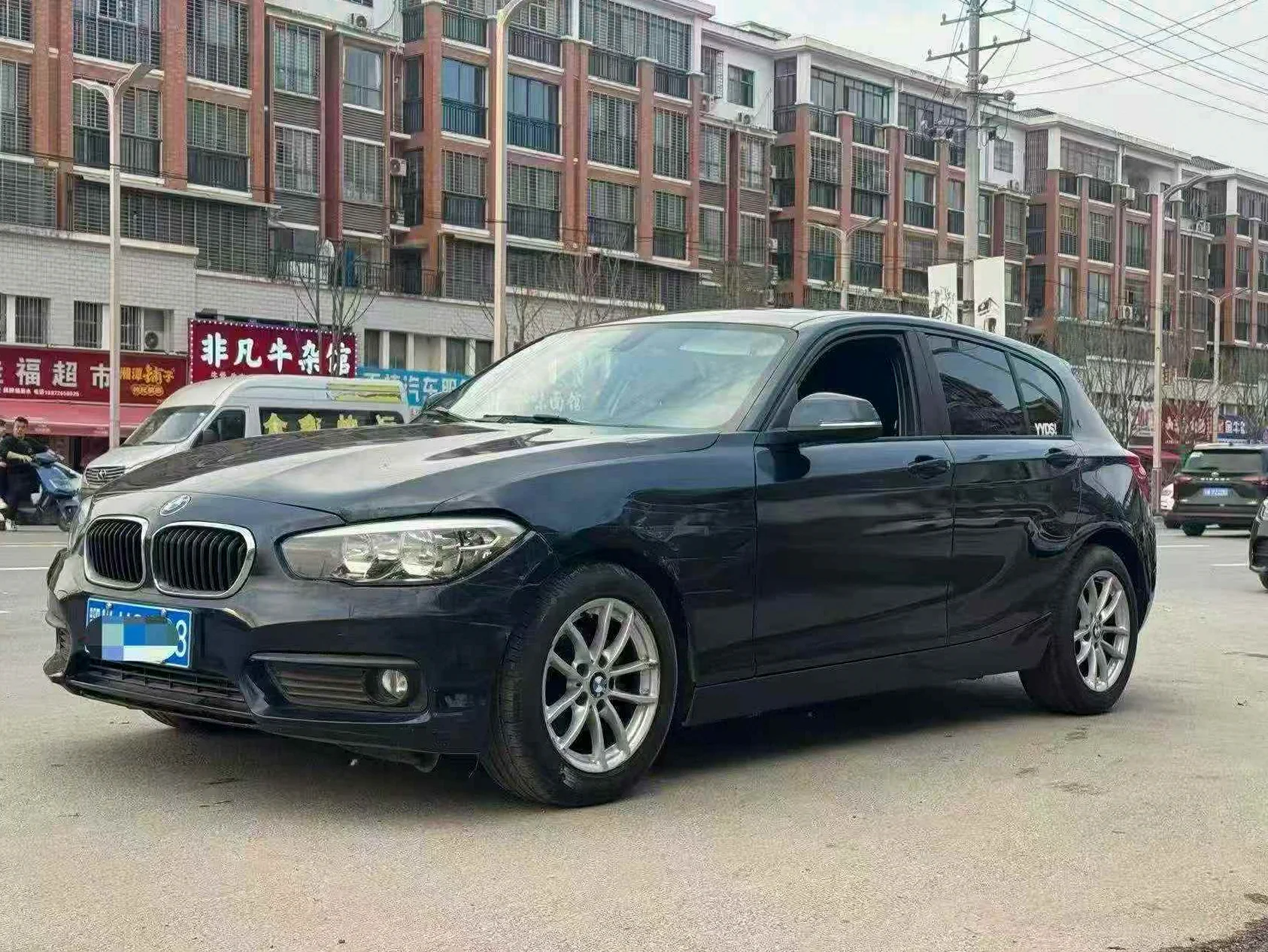 宝马1系 正面外观三