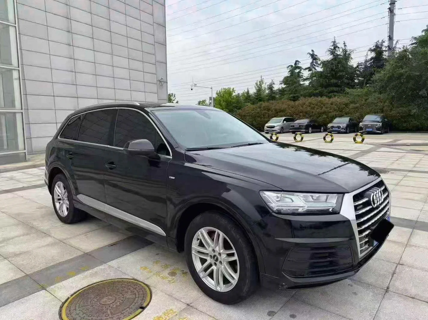 奥迪Q7 后面外观一