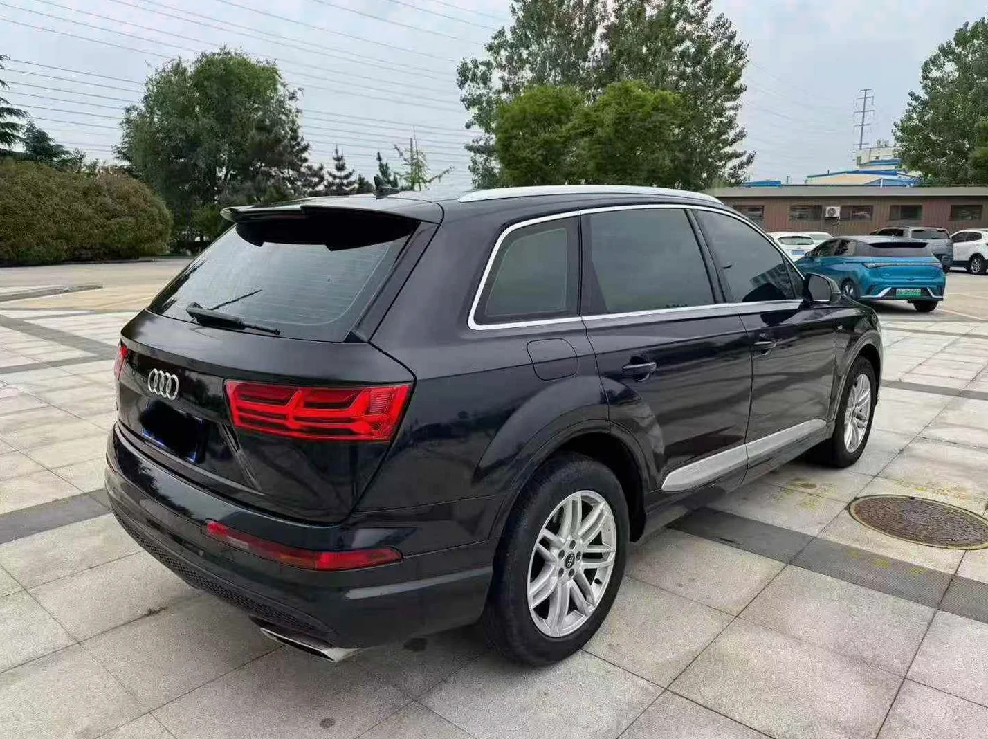 奥迪Q7 正面外观三