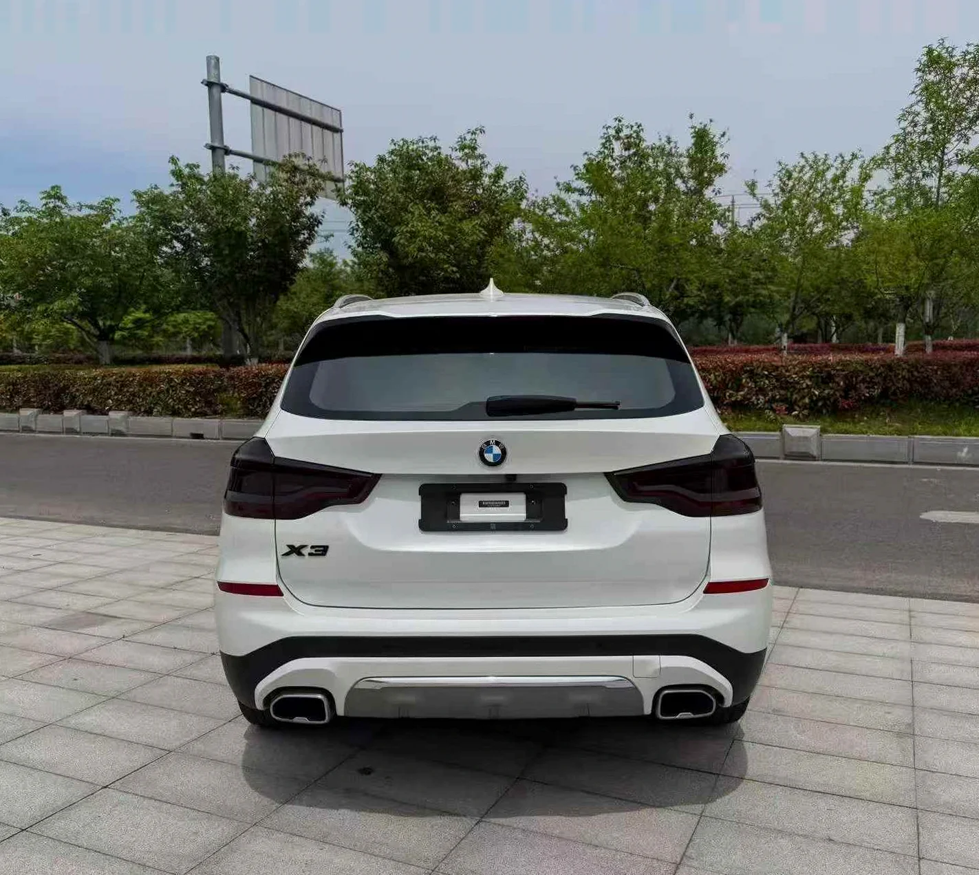 宝马X3 后面外观一