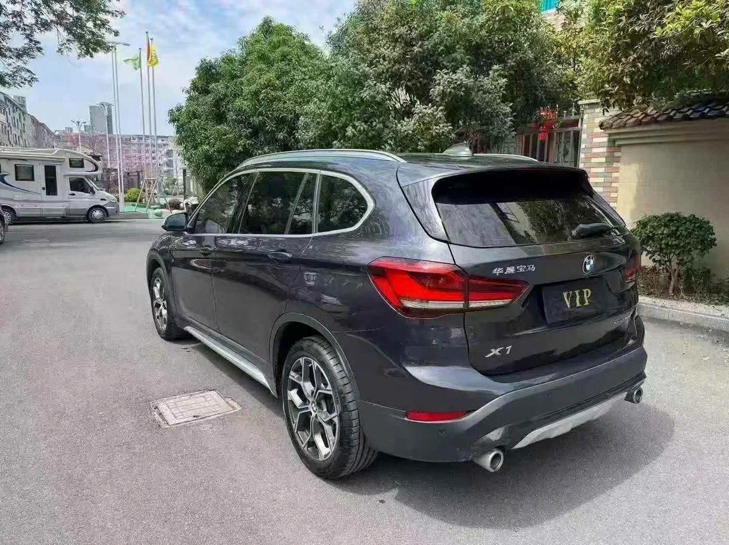 宝马X1 后面外观三