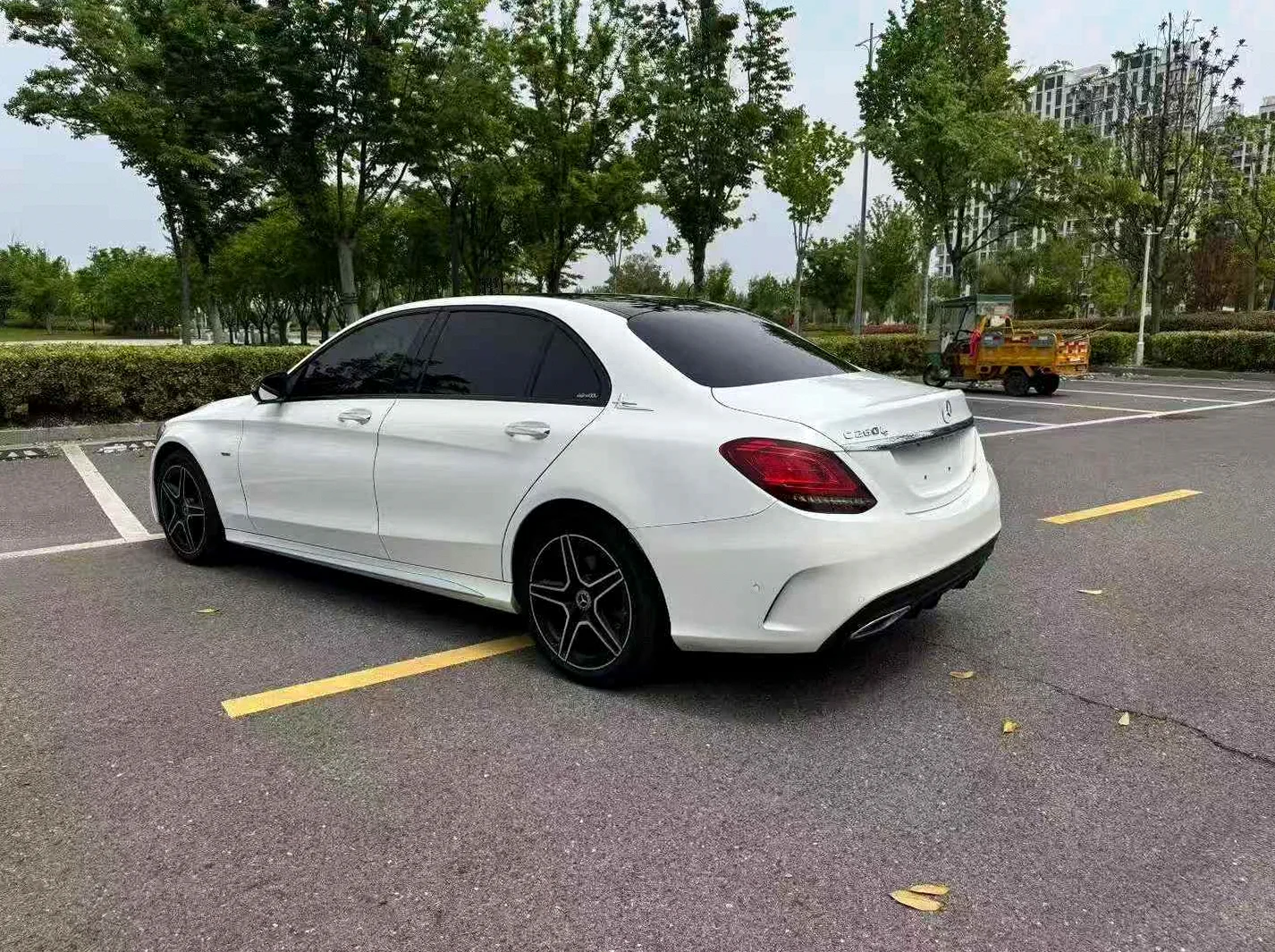 奔驰C 后面外观二