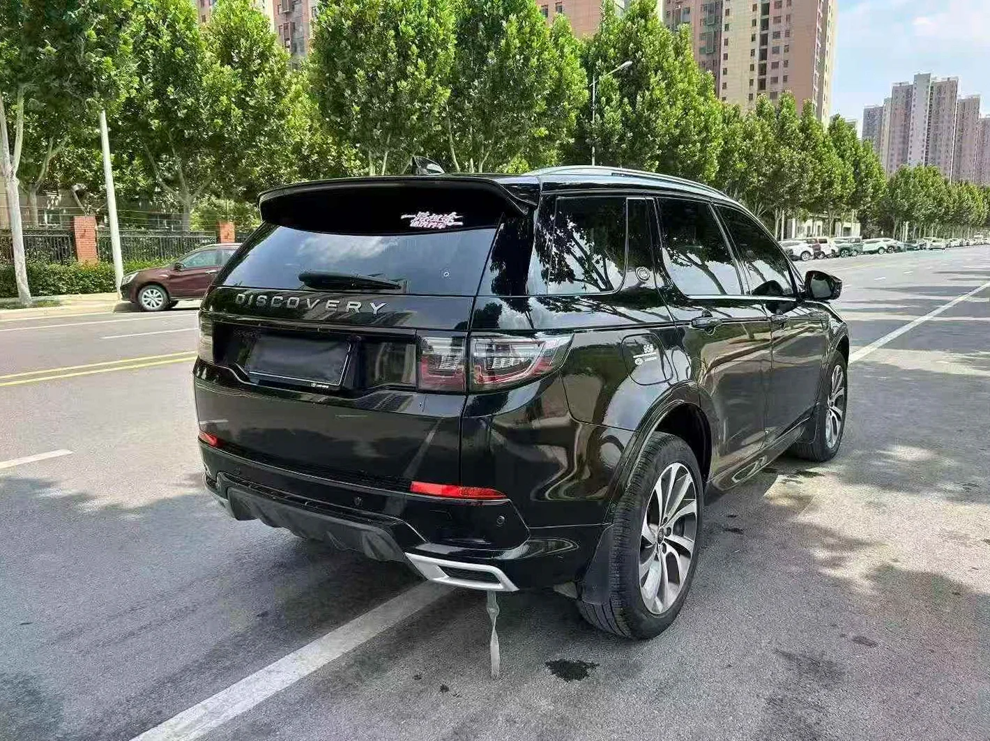 路虎发现 后面外观一