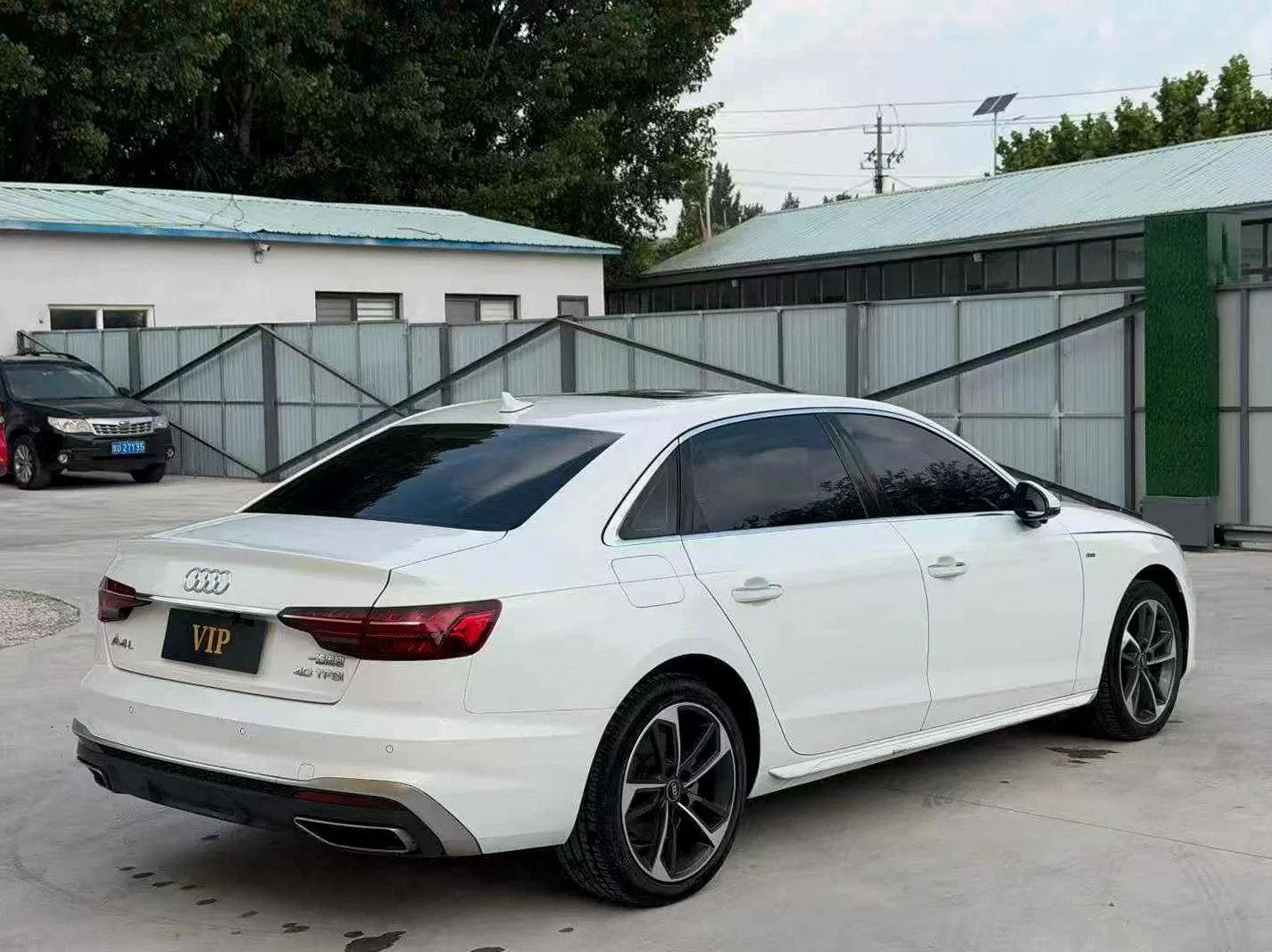 奥迪A4L 后面外观二