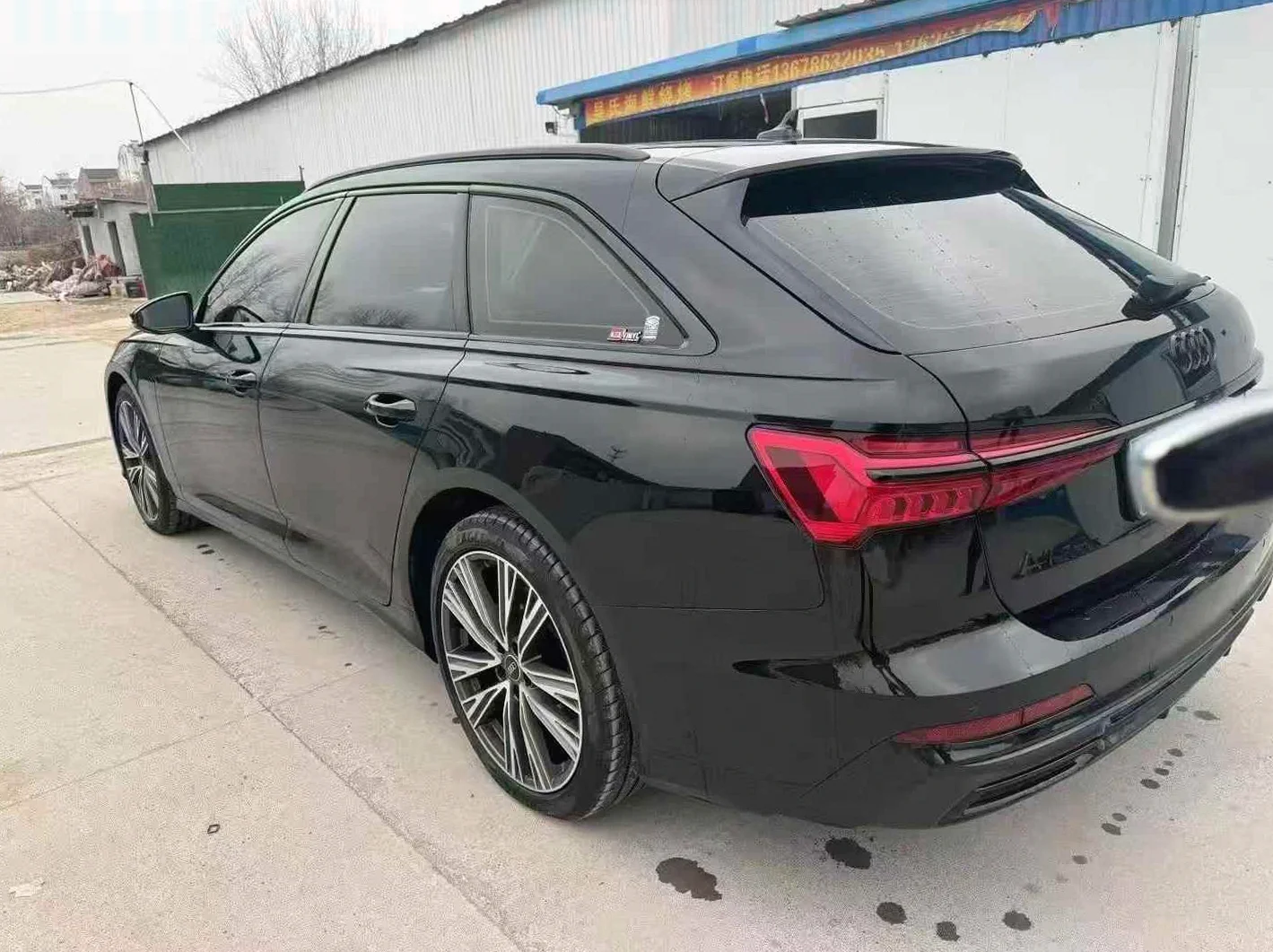 奥迪A6L 后面外观一