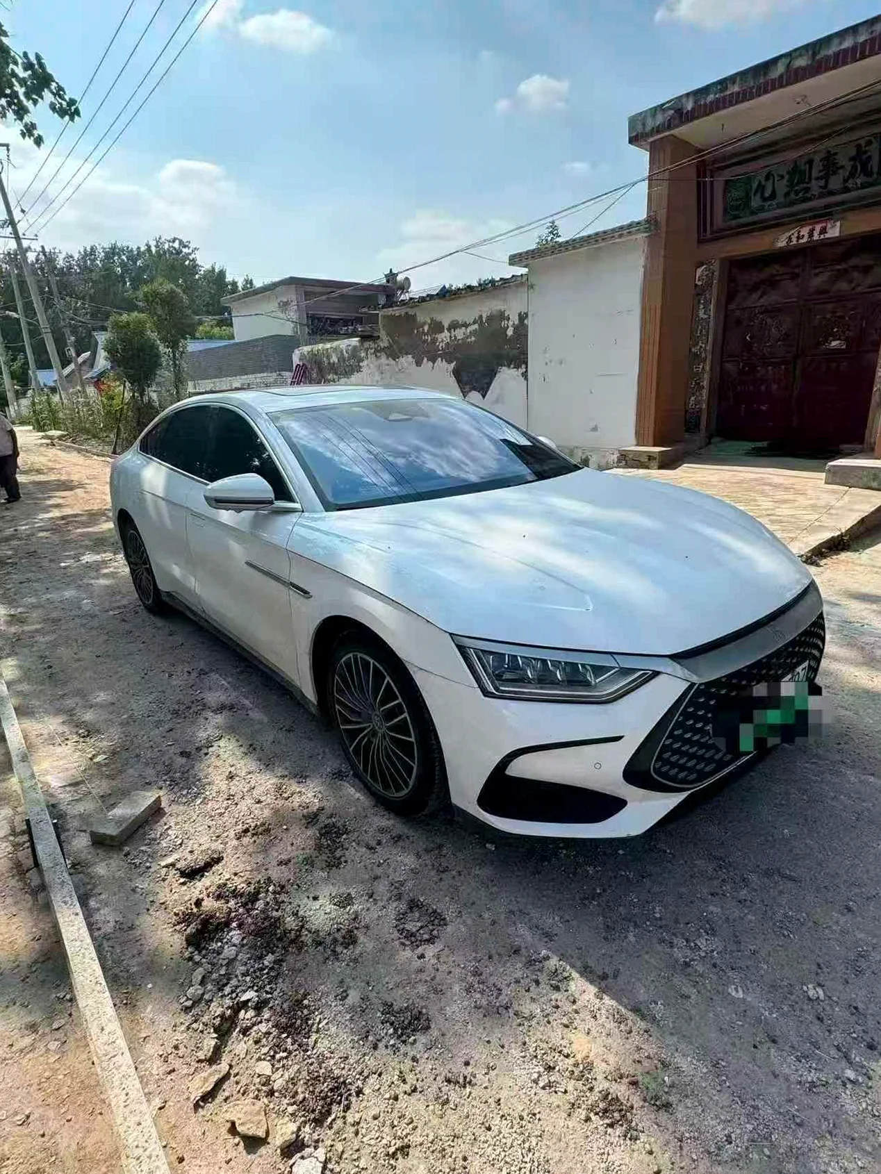 比亚迪汉DM 正面外观三
