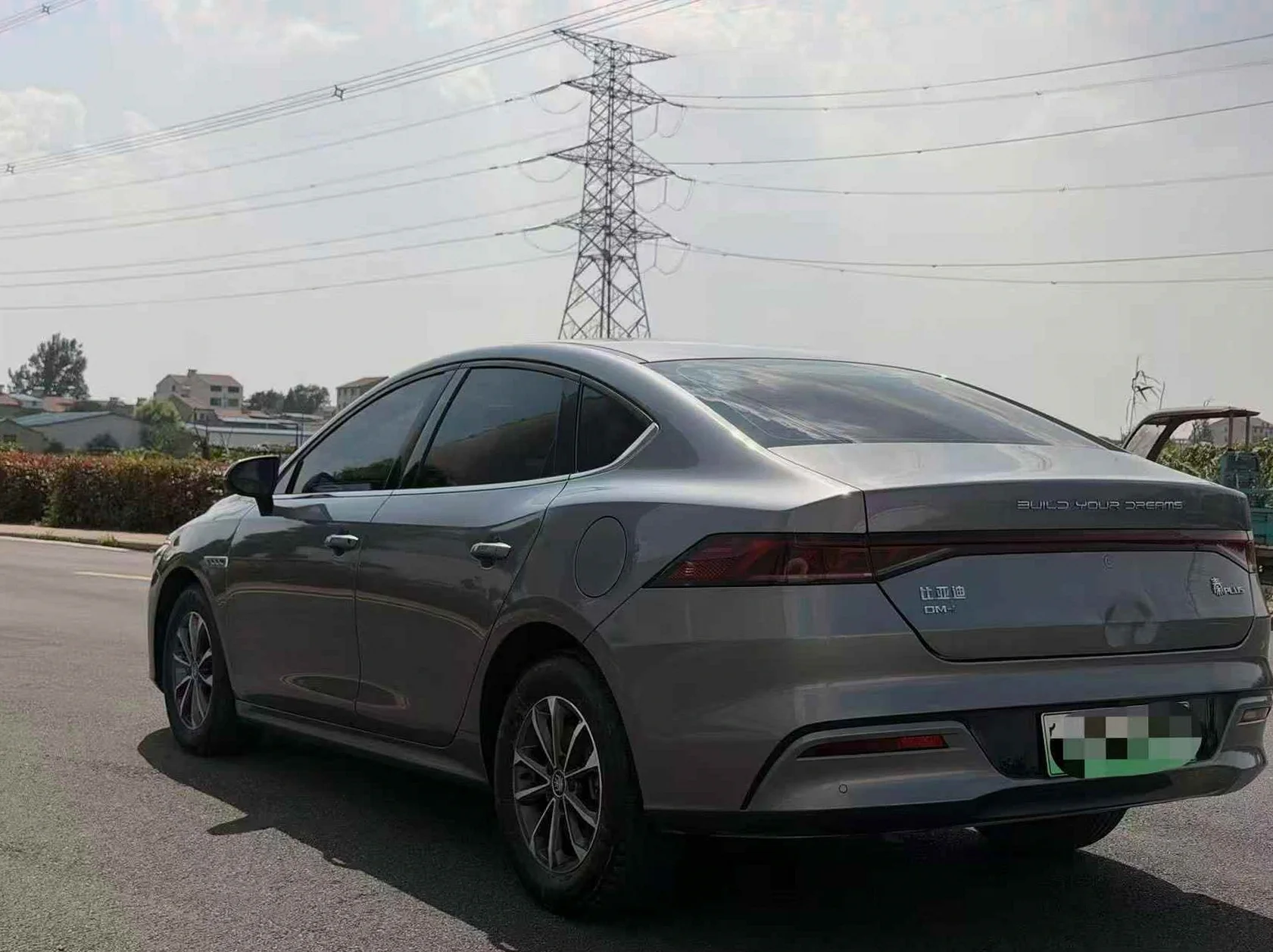比亚迪秦 驾驶室