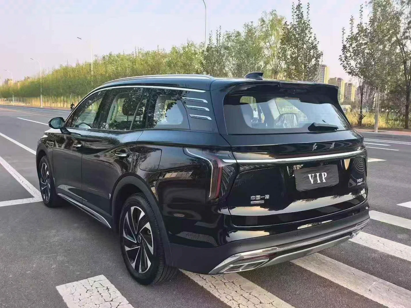 红旗HS7 后面外观二