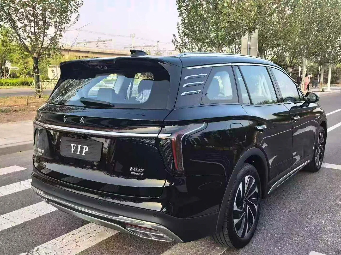 红旗HS7 后面外观三