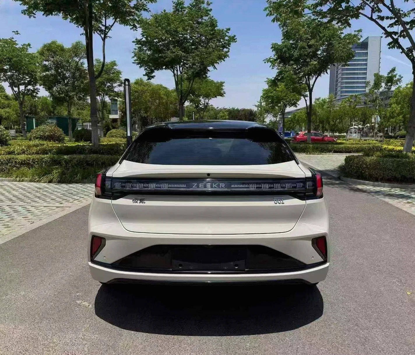 极氪汽车001 后面外观一