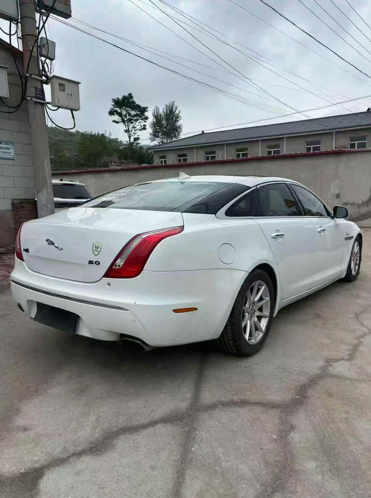 捷豹XJL 后面外观二