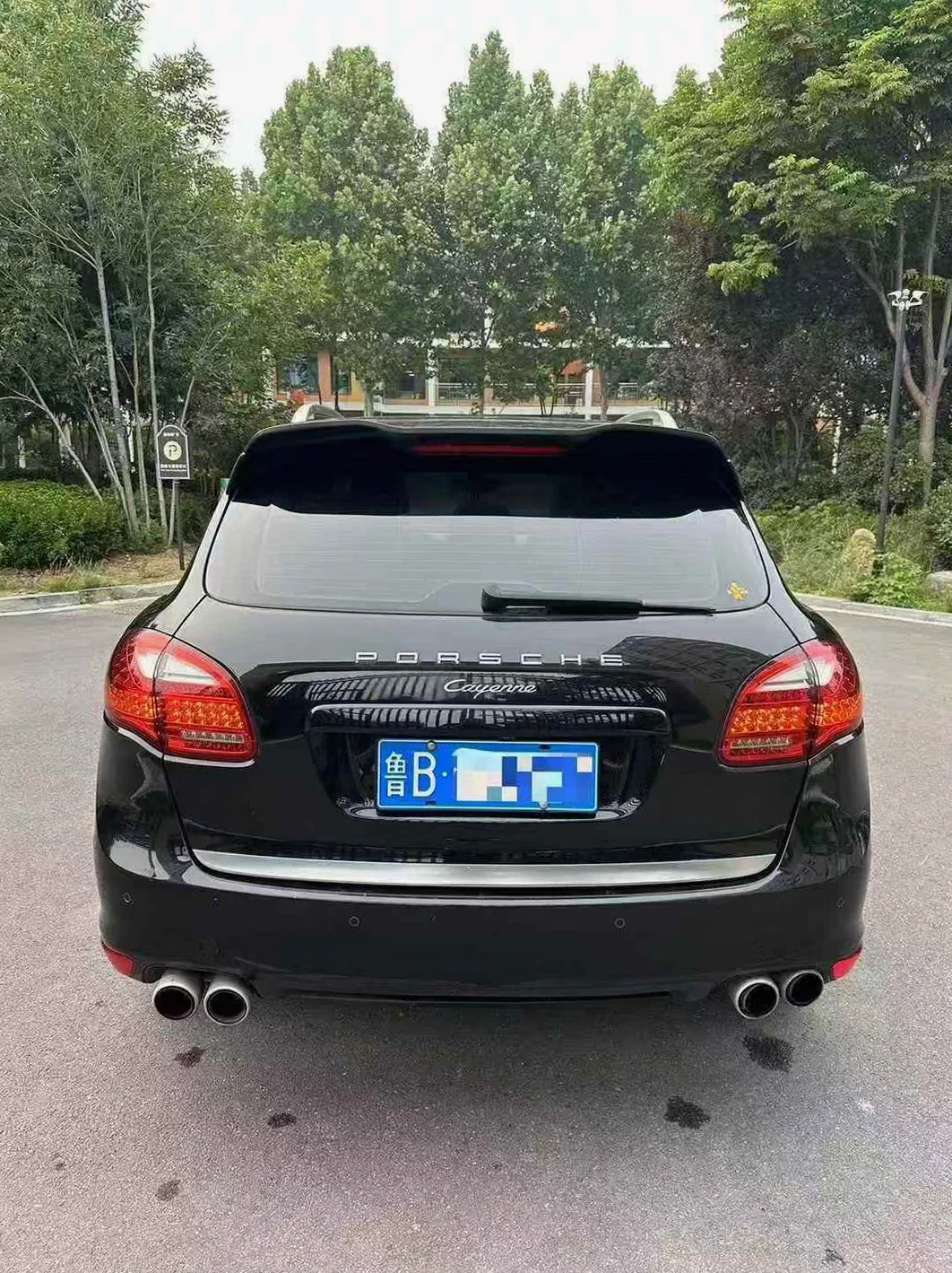 保时捷卡宴 后面外观三