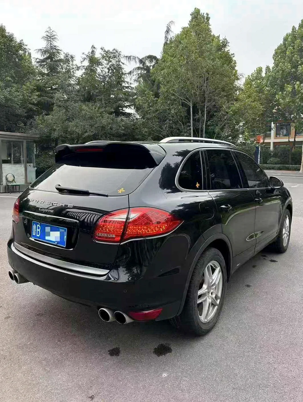 保时捷卡宴 后面外观二