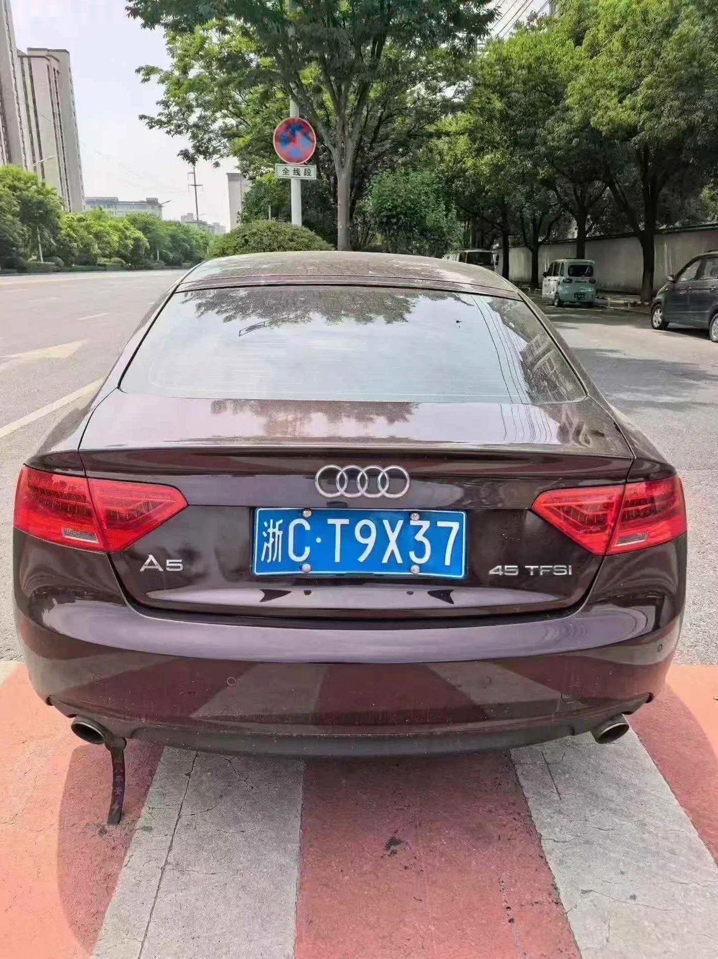 奥迪A5 后面外观一