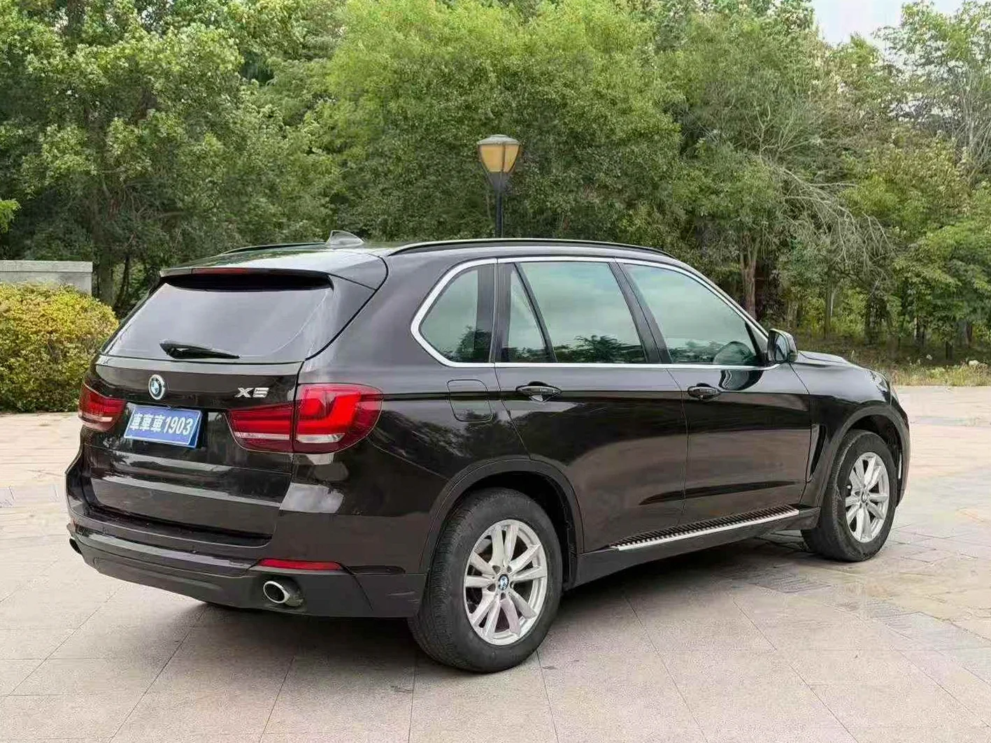 宝马X5 后面外观三