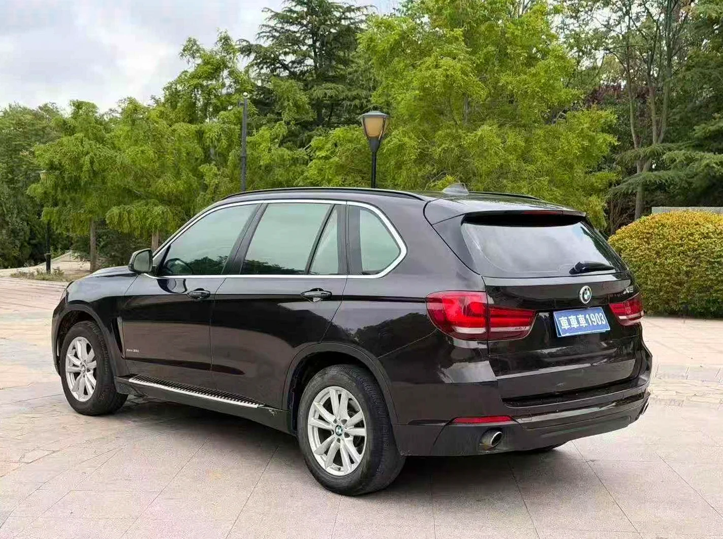 宝马X5 后面外观二