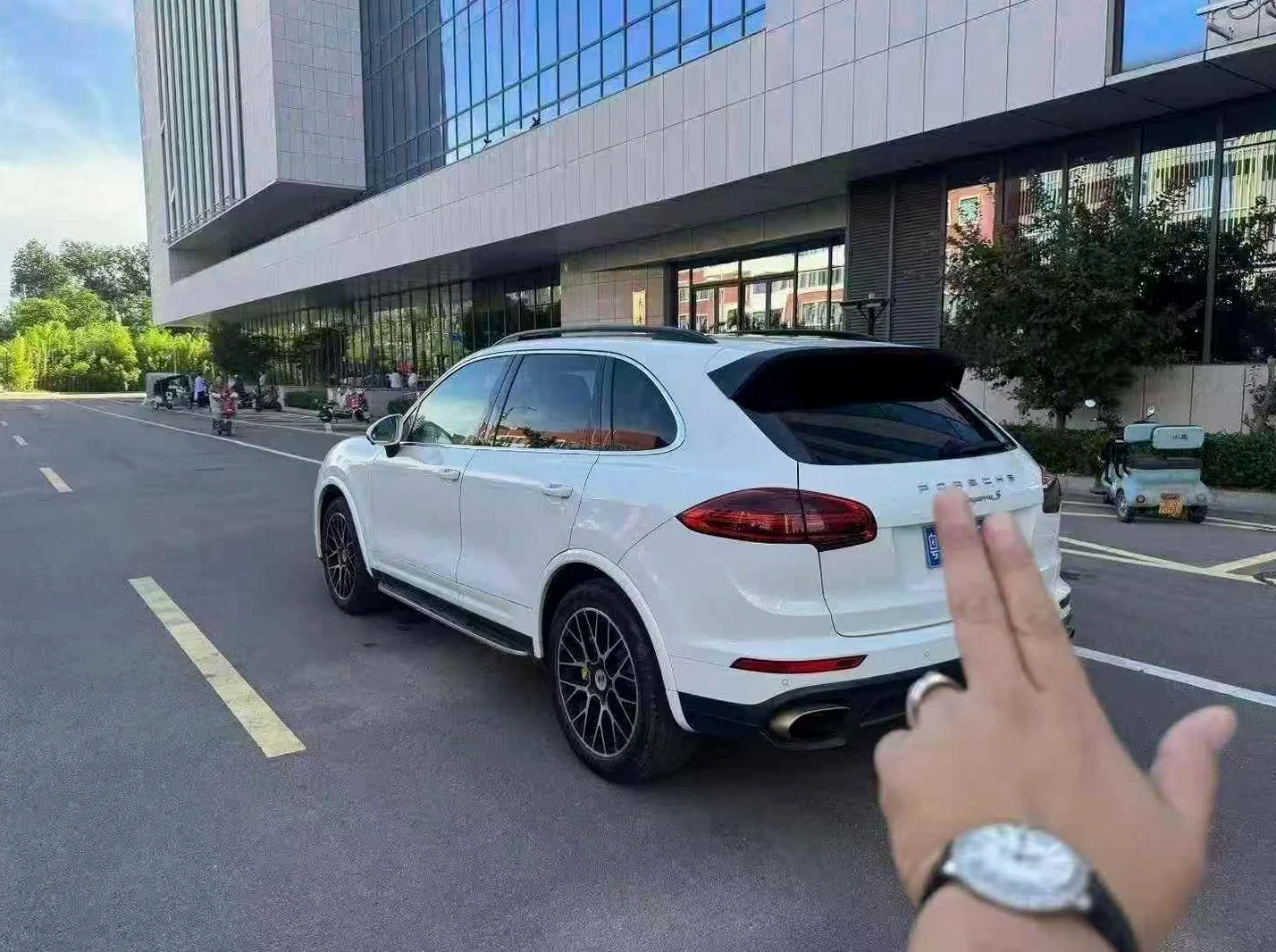 保时捷卡宴 后面外观三