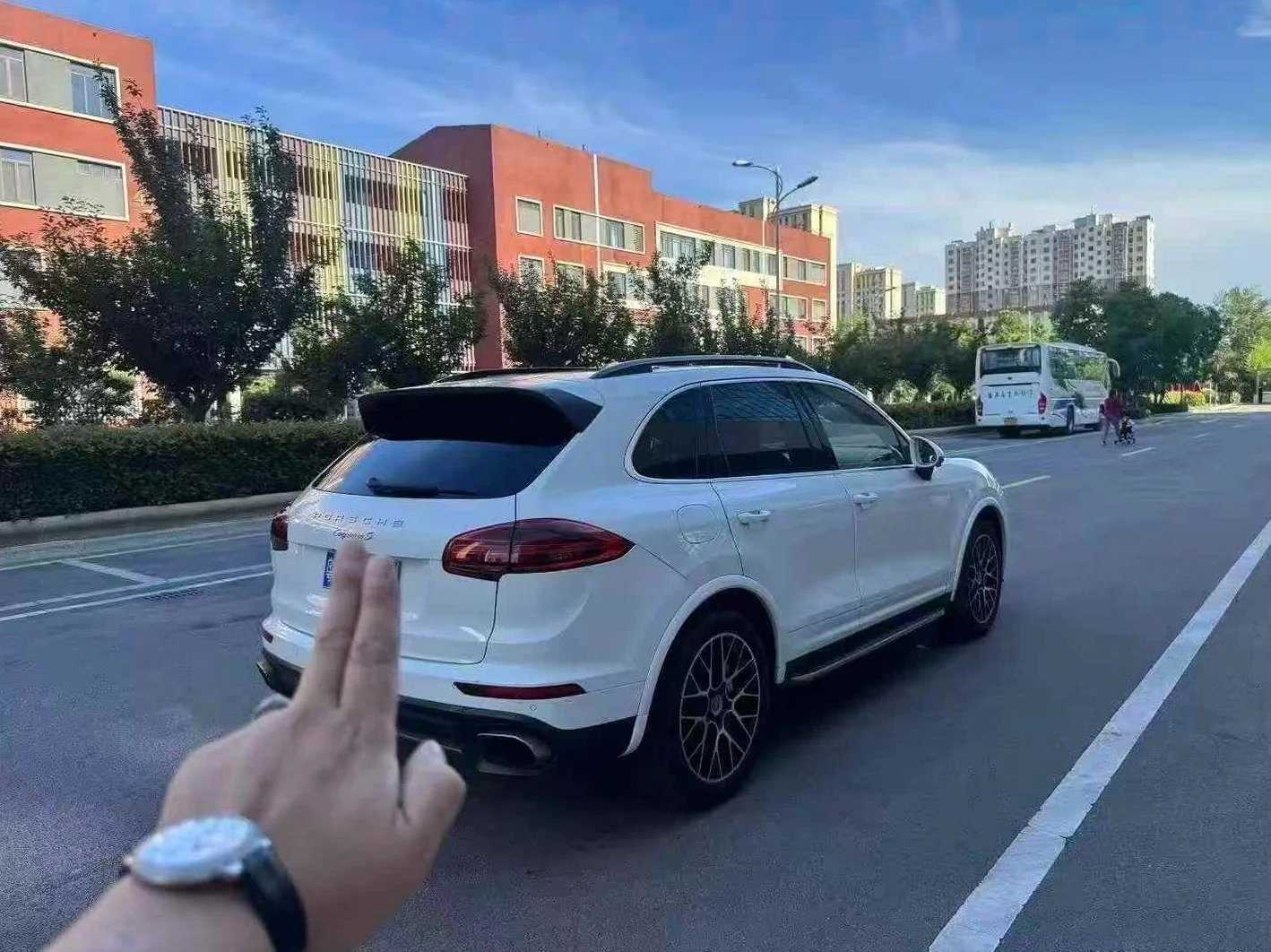 保时捷卡宴 后面外观二