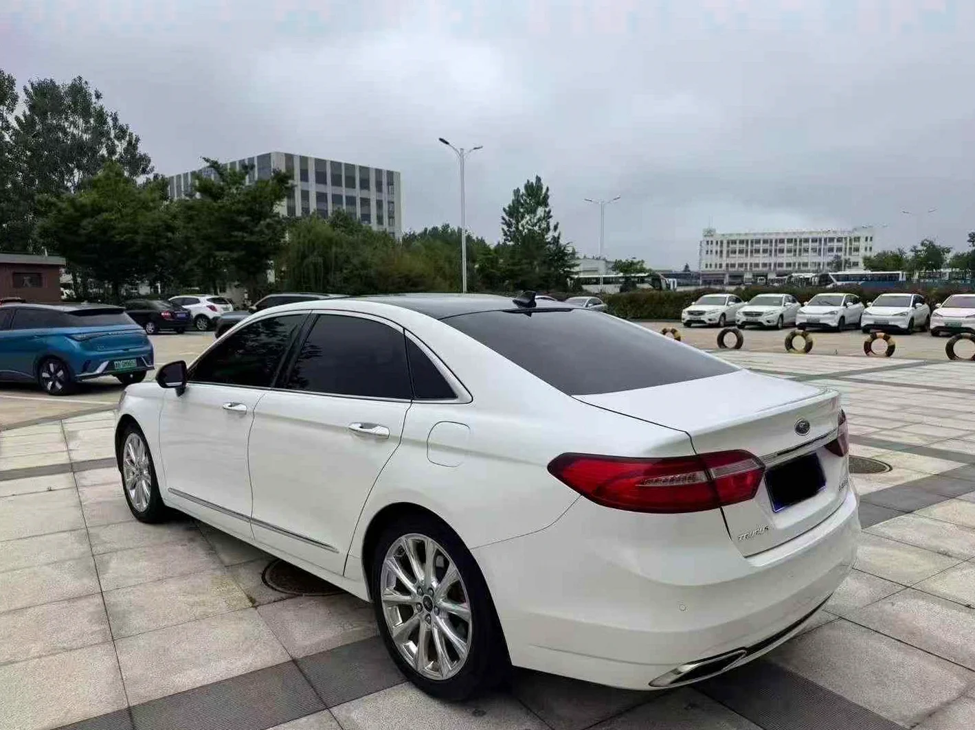 福特蒙迪欧 正面外观三