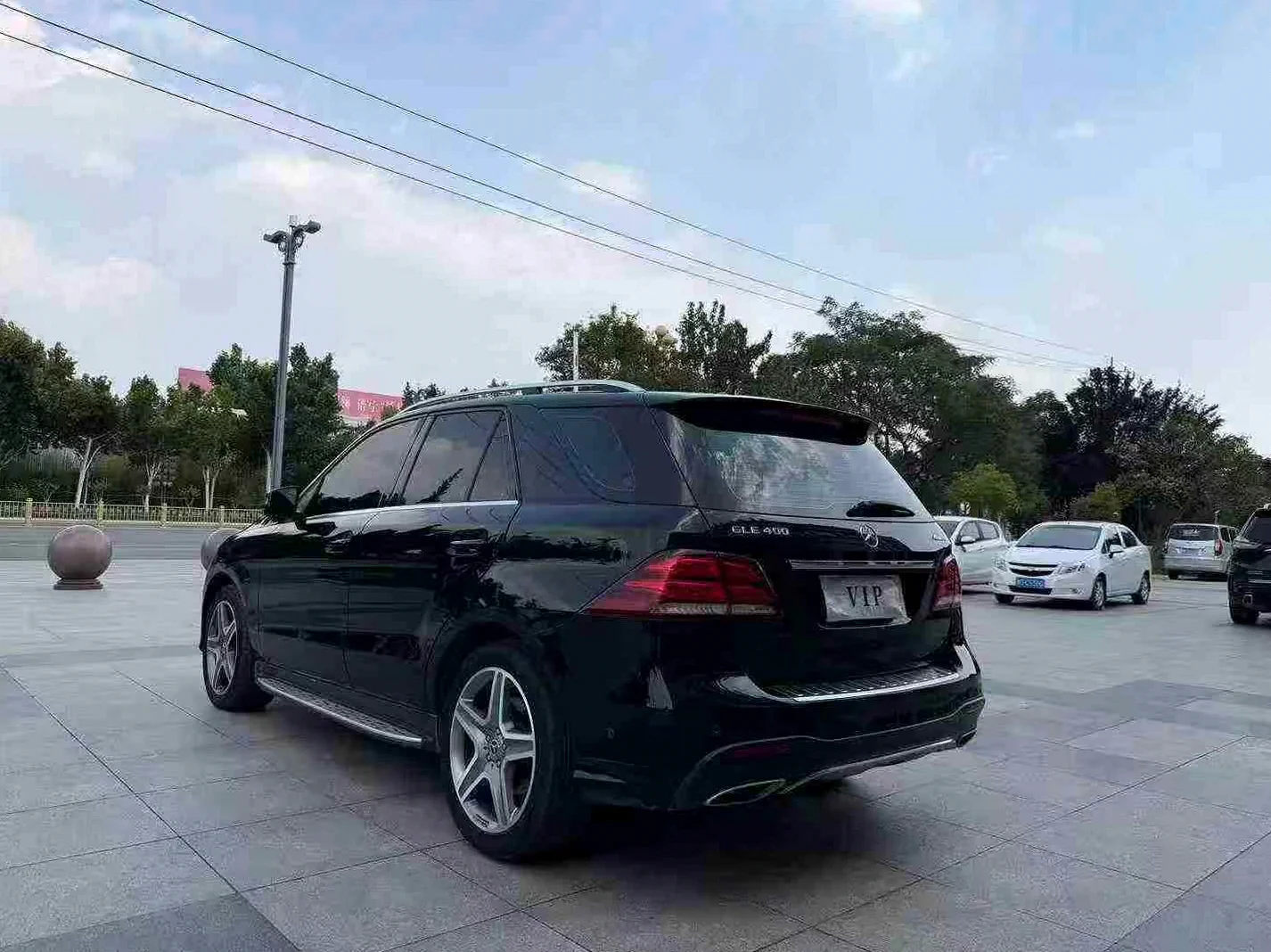 奔驰GLE 后面外观三