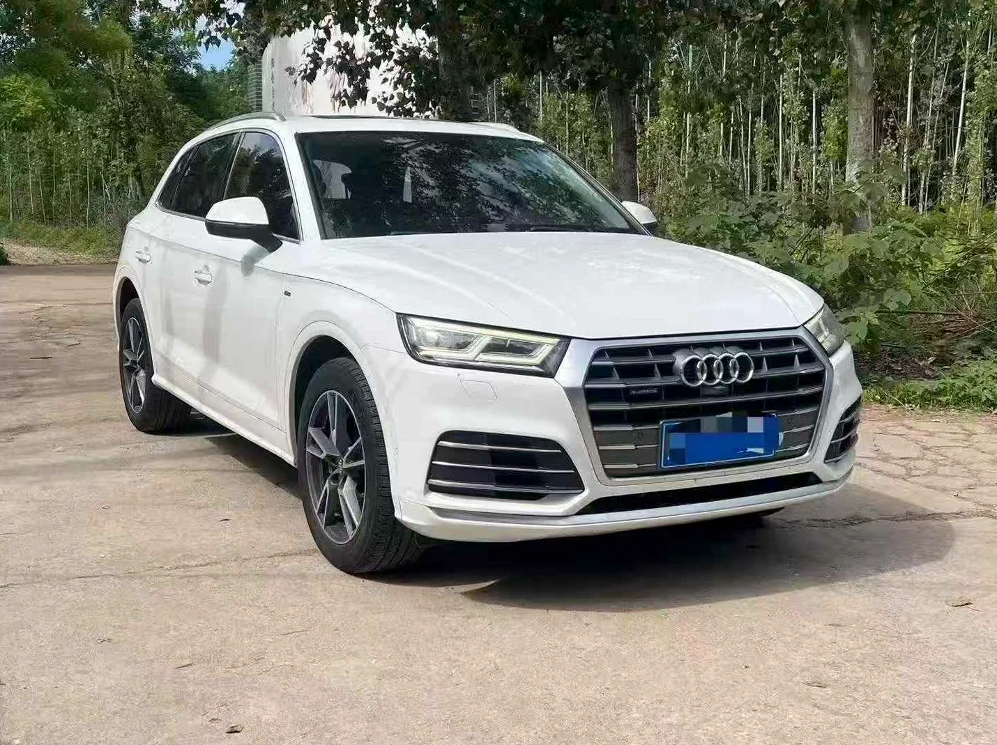 奥迪Q5 正面外观二