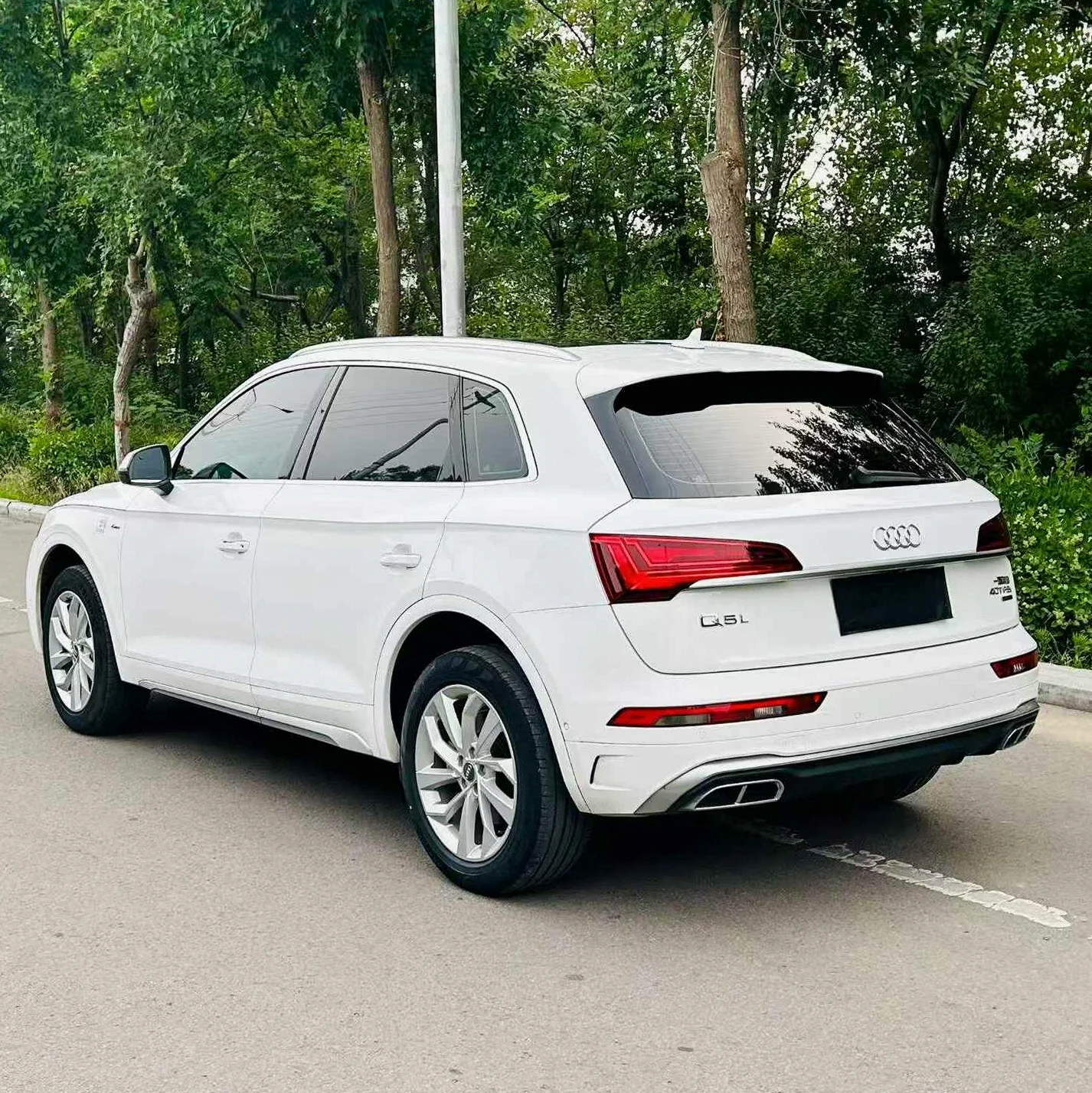 奥迪Q5 后面外观一