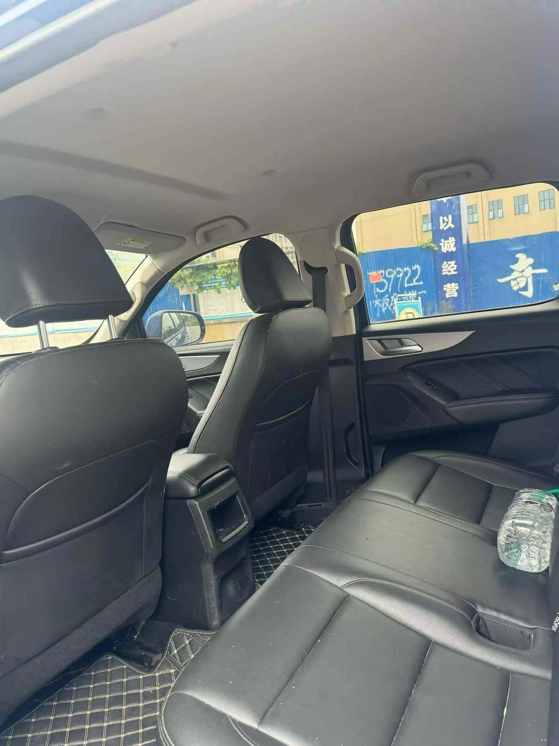 长城汽车炮 后面外观二