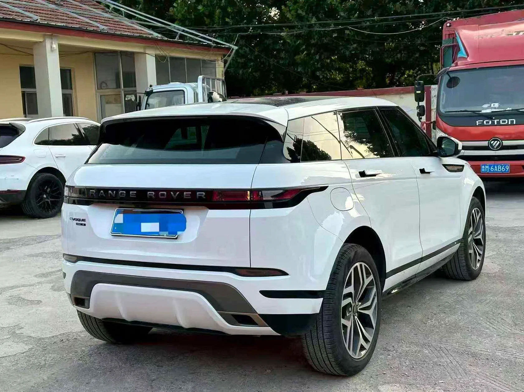 路虎极光 后面外观三