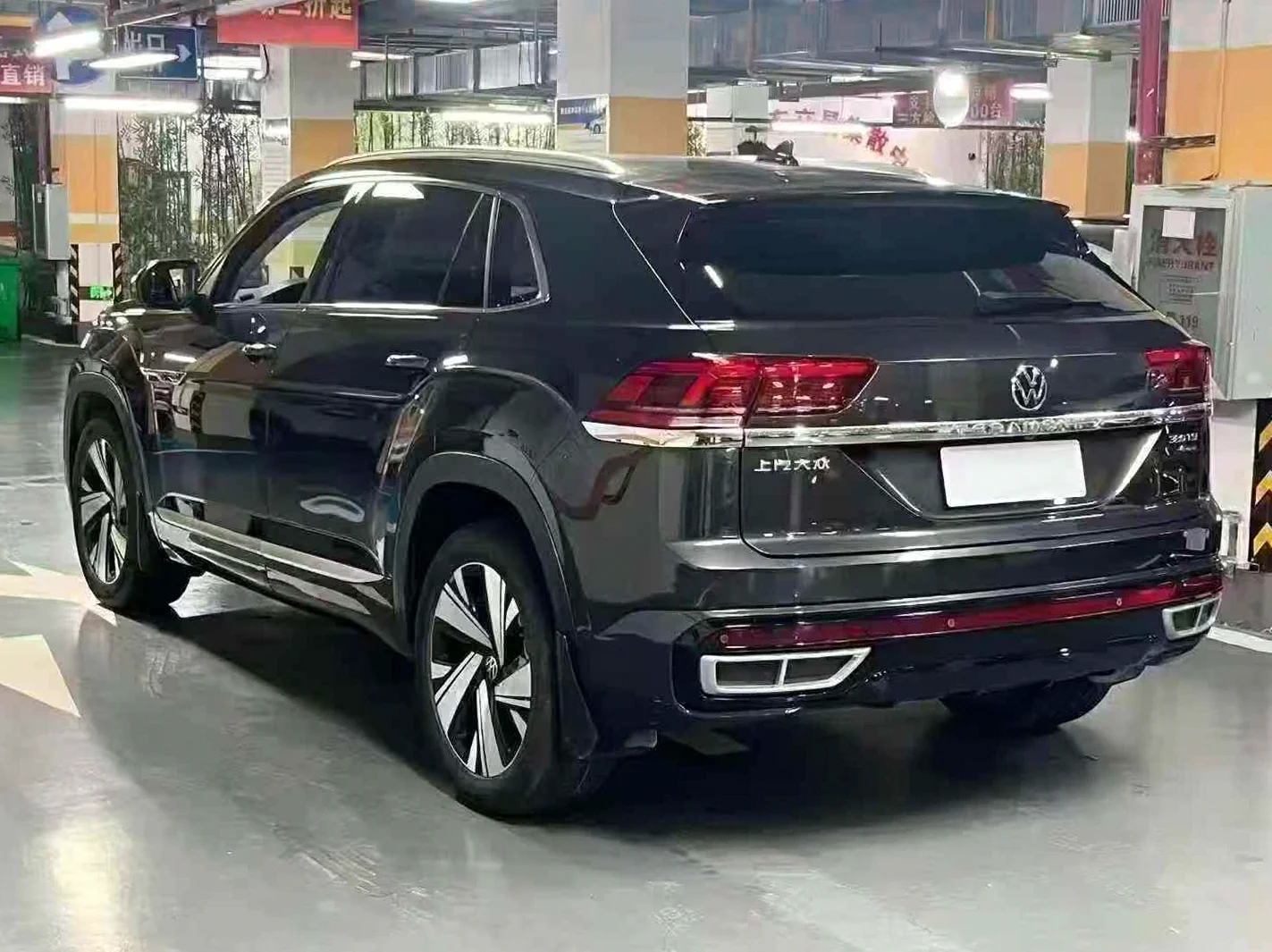 大众途昂 后面外观一