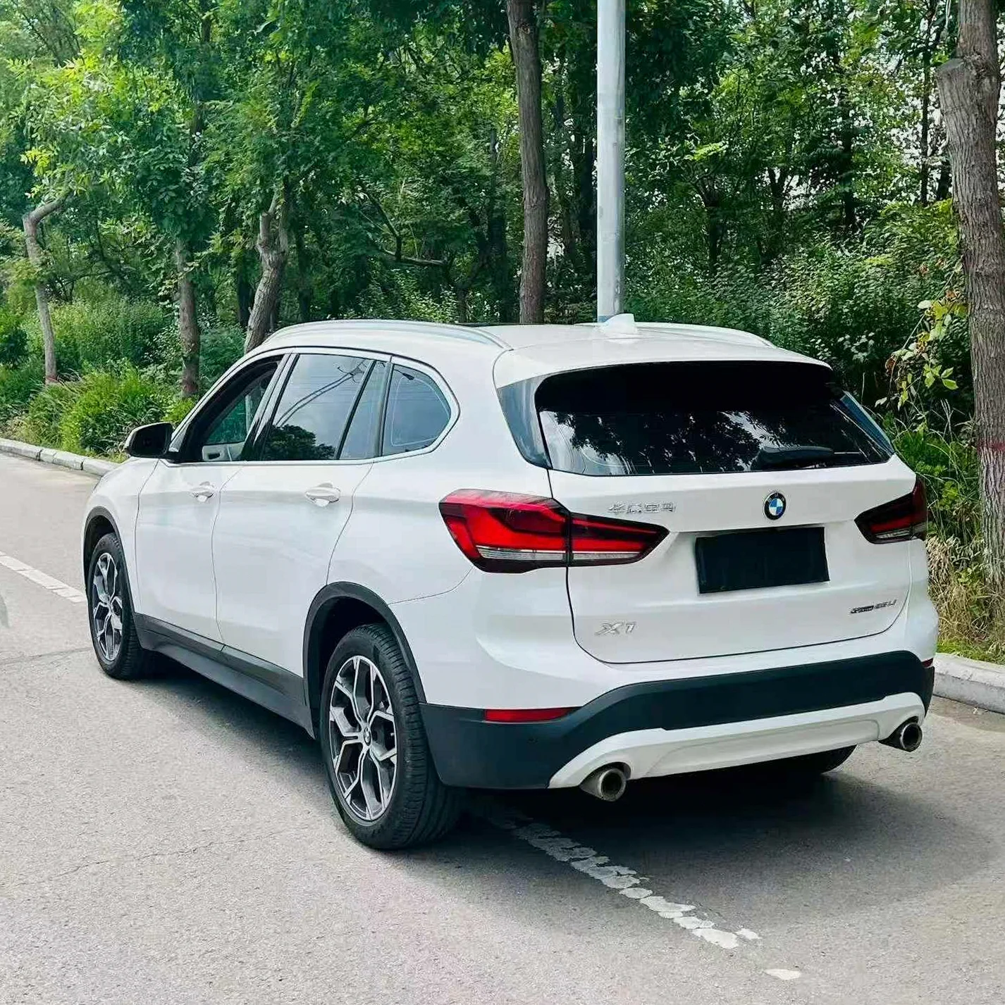 宝马X1 后面外观二