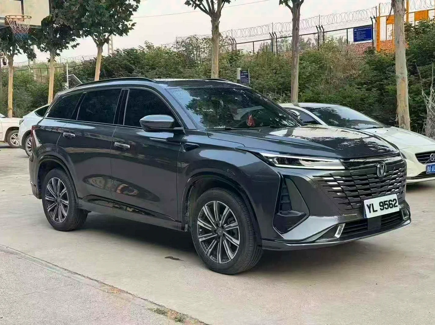 长安汽车CS75 正面外观二