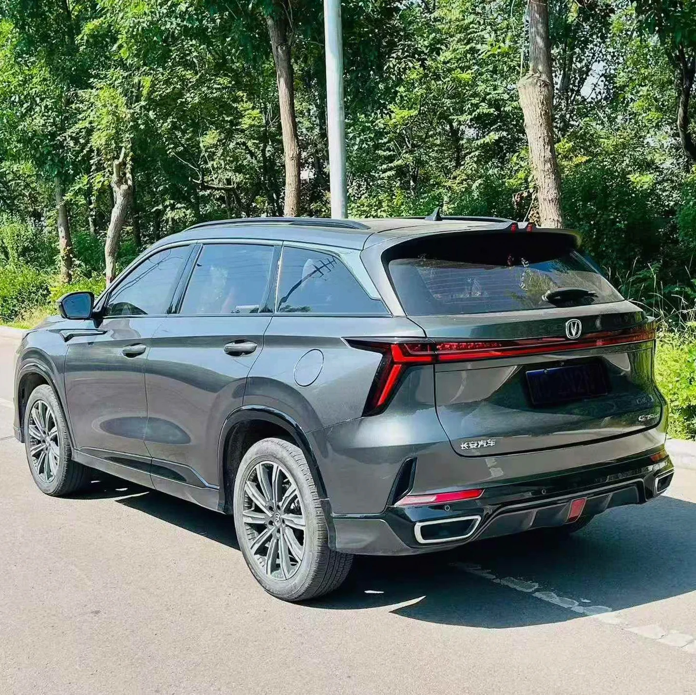 长安汽车CS75 后面外观一