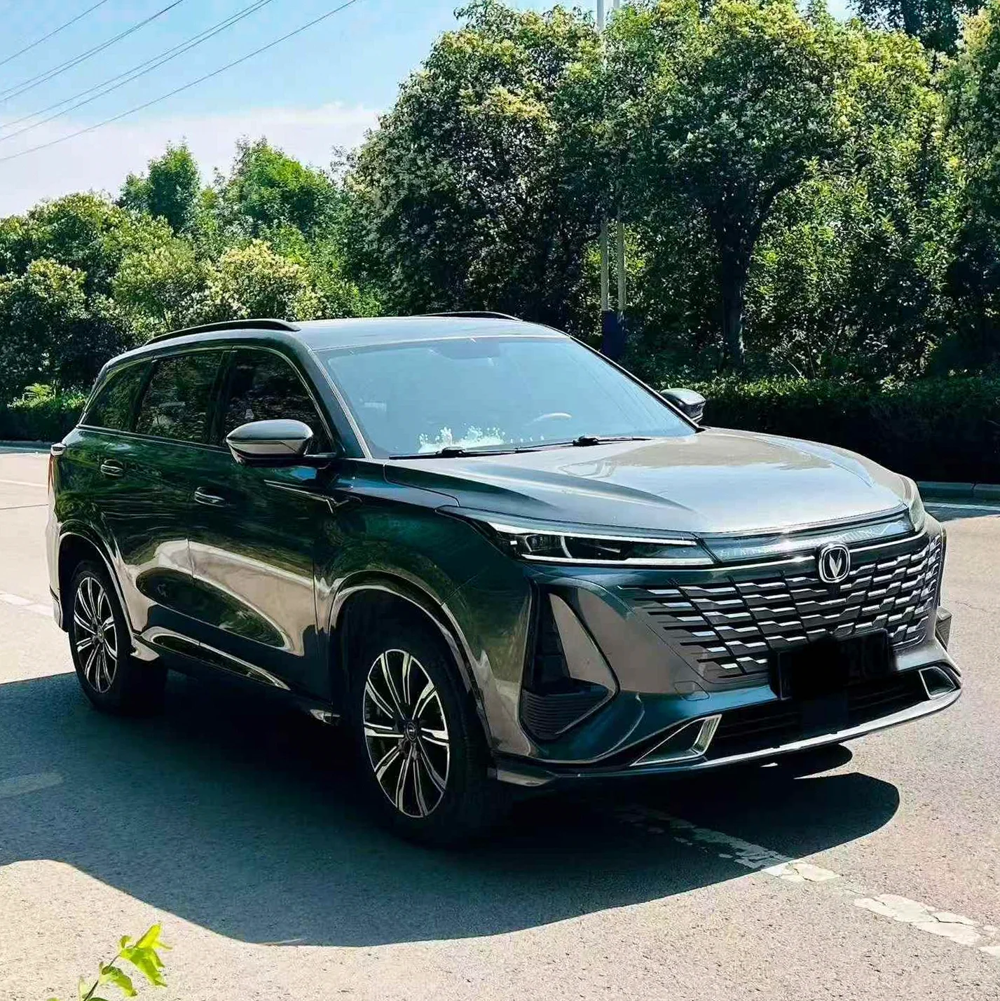 长安汽车CS75 正面外观二