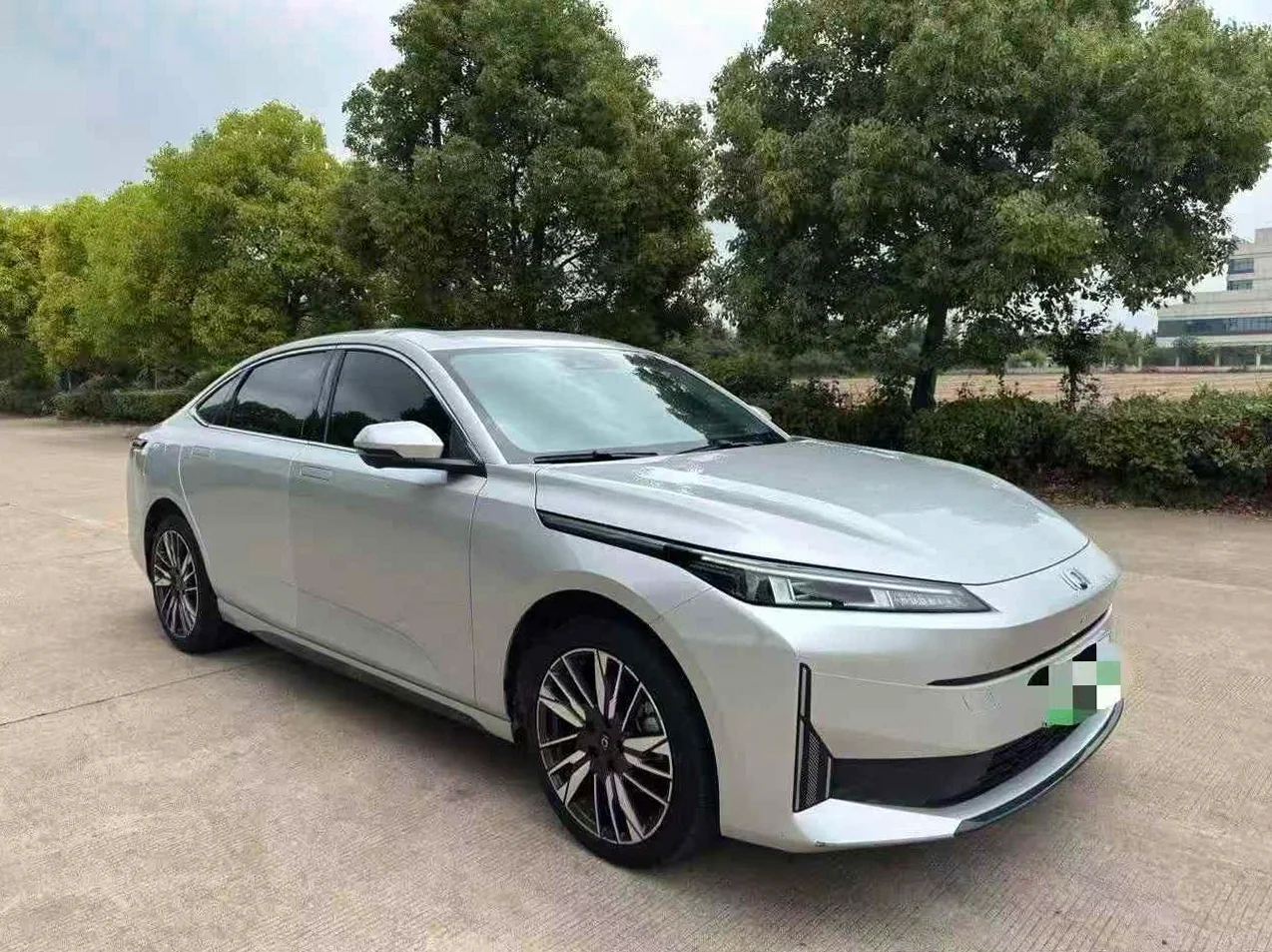长安汽车启源 正面外观三