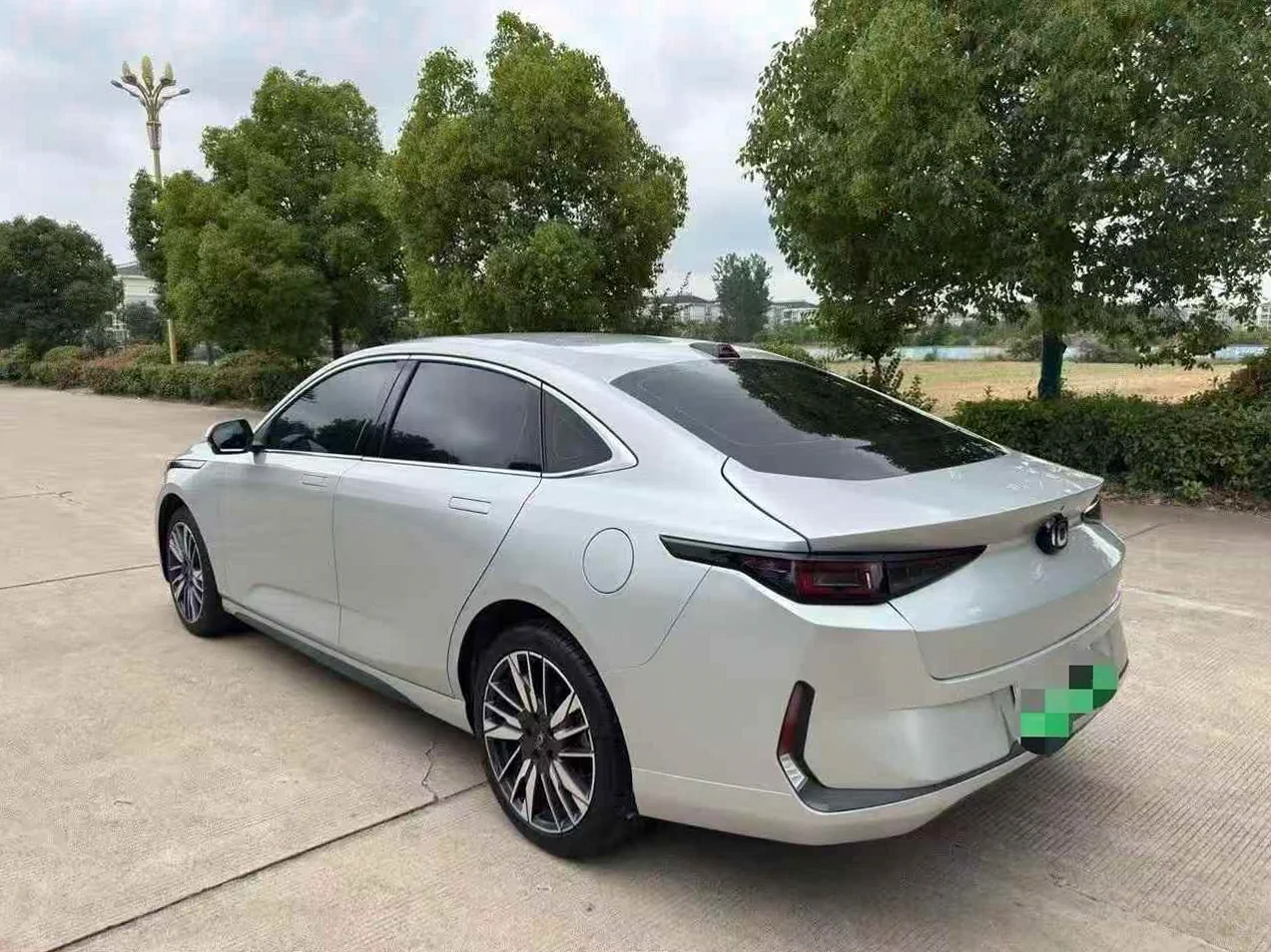 长安汽车启源 后面外观二