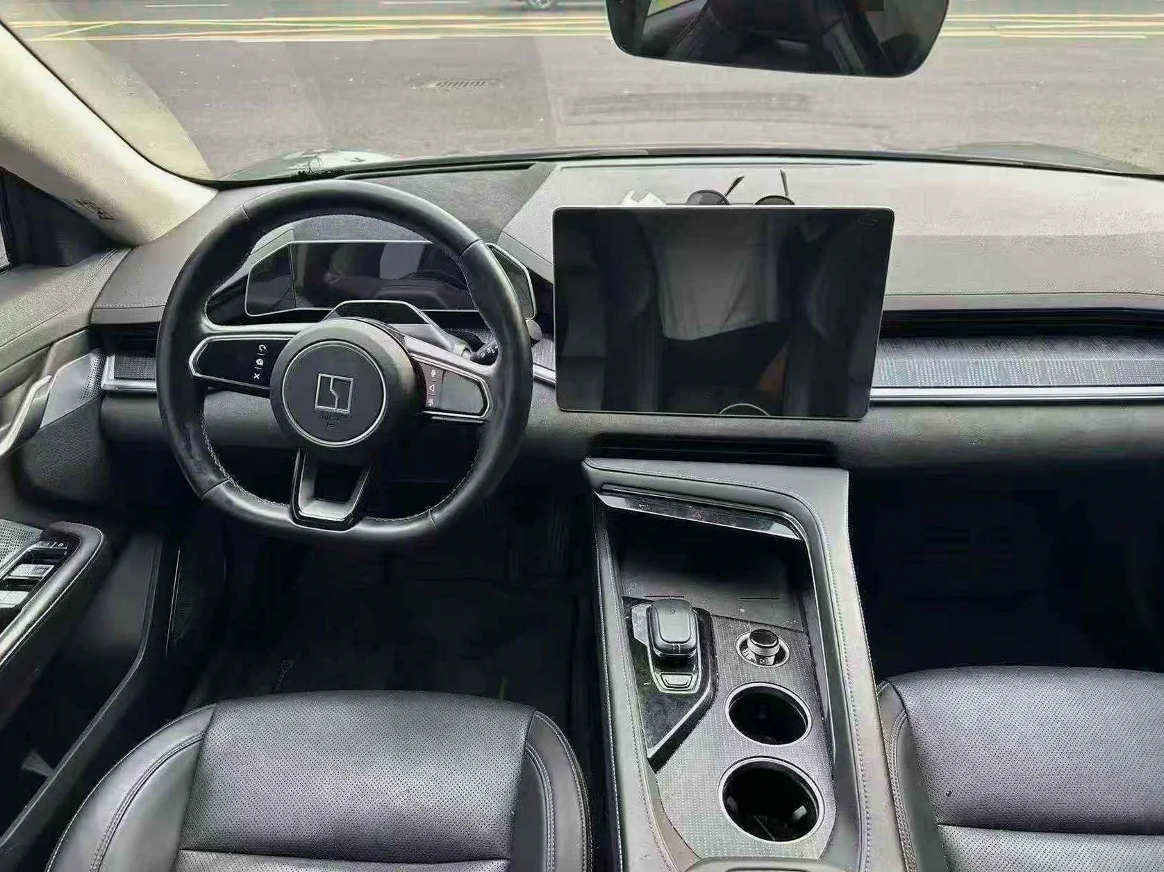 极氪汽车001 后面外观二