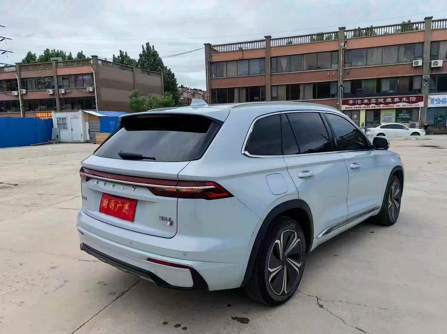 吉利星越 后面外观三
