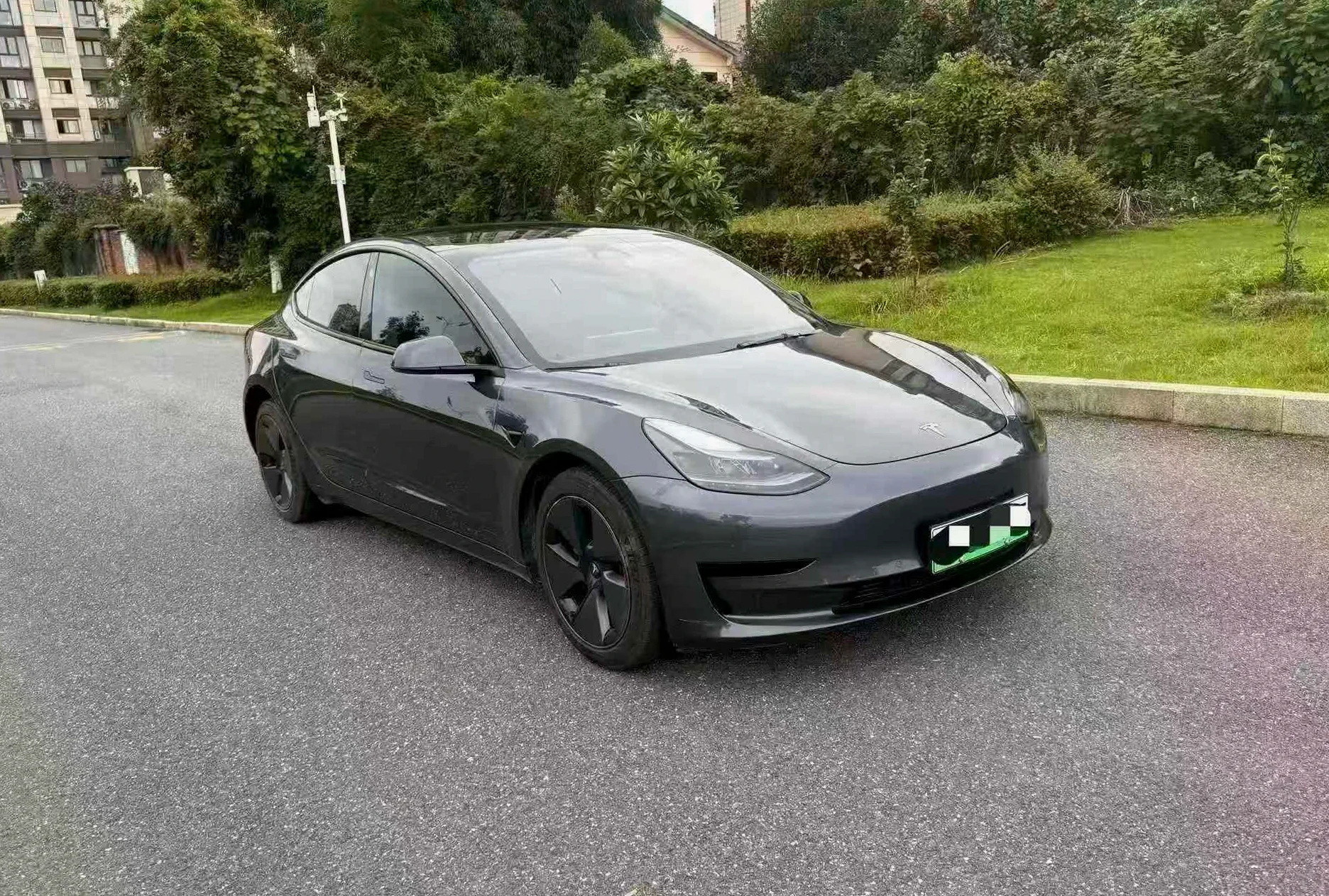 特斯拉MODEL 正面外观二