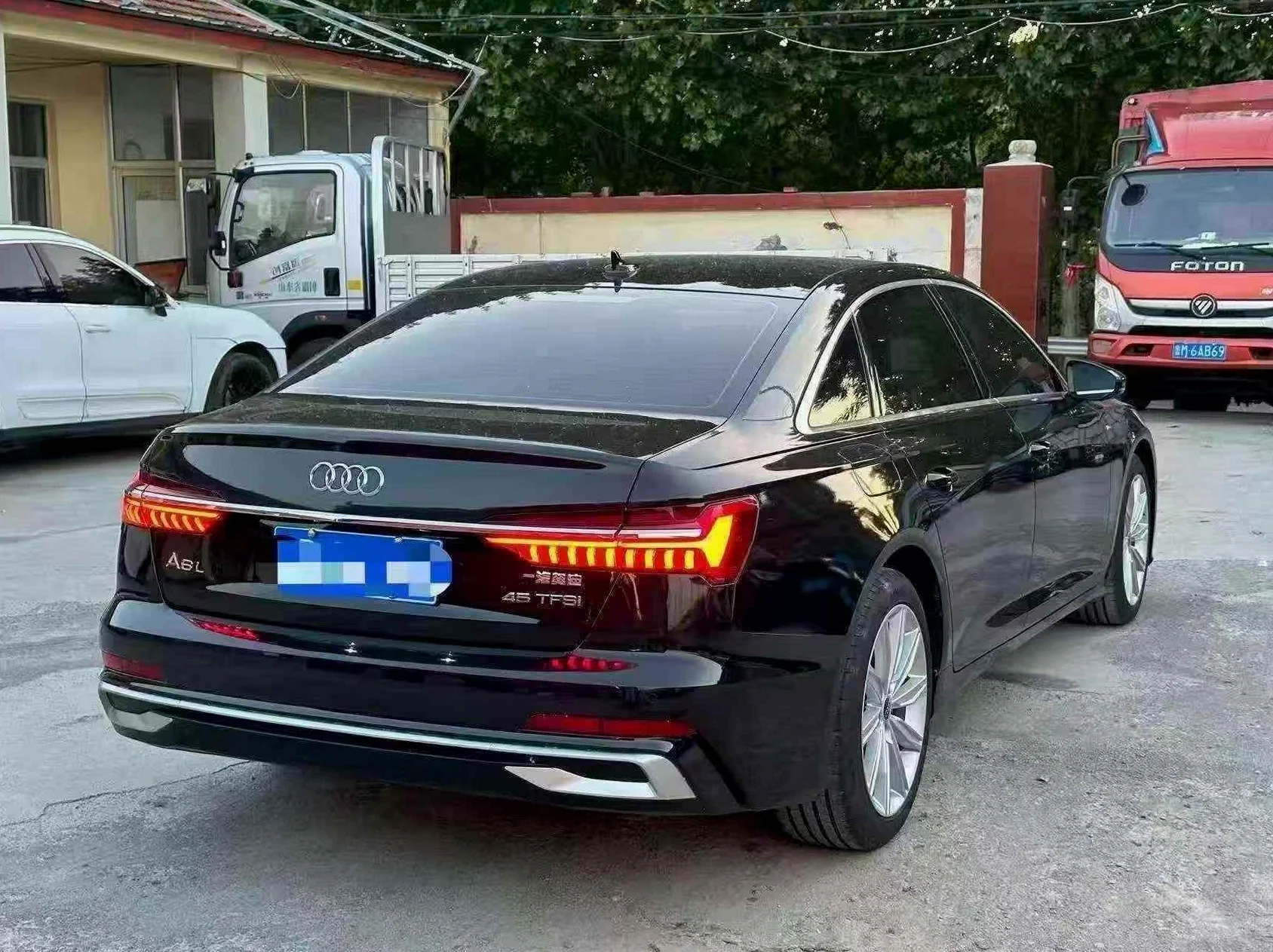 奥迪A6L 后面外观三
