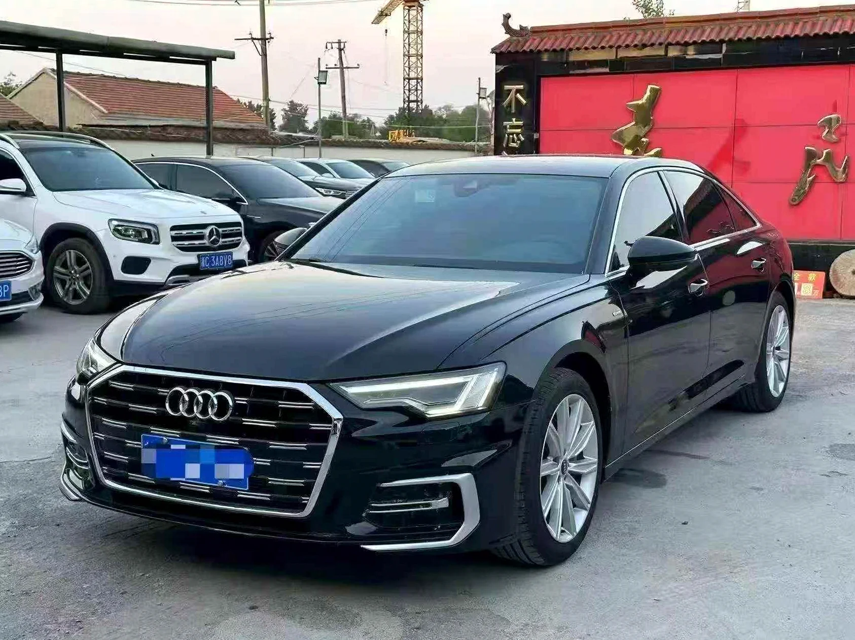 奥迪A6L 正面外观三