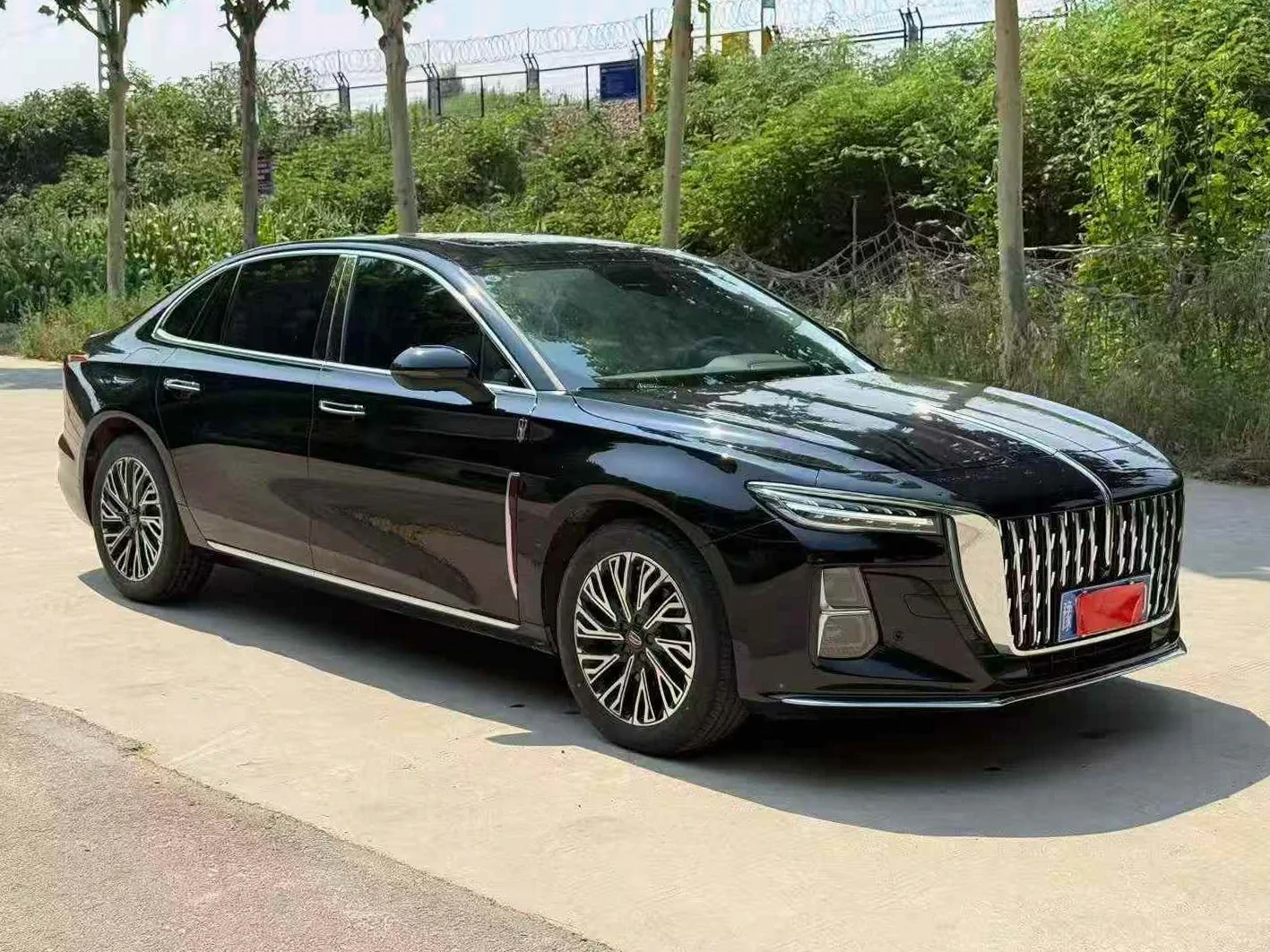 红旗H5 正面外观二
