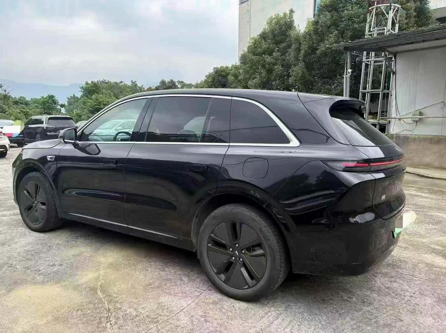 理想L6 后面外观二