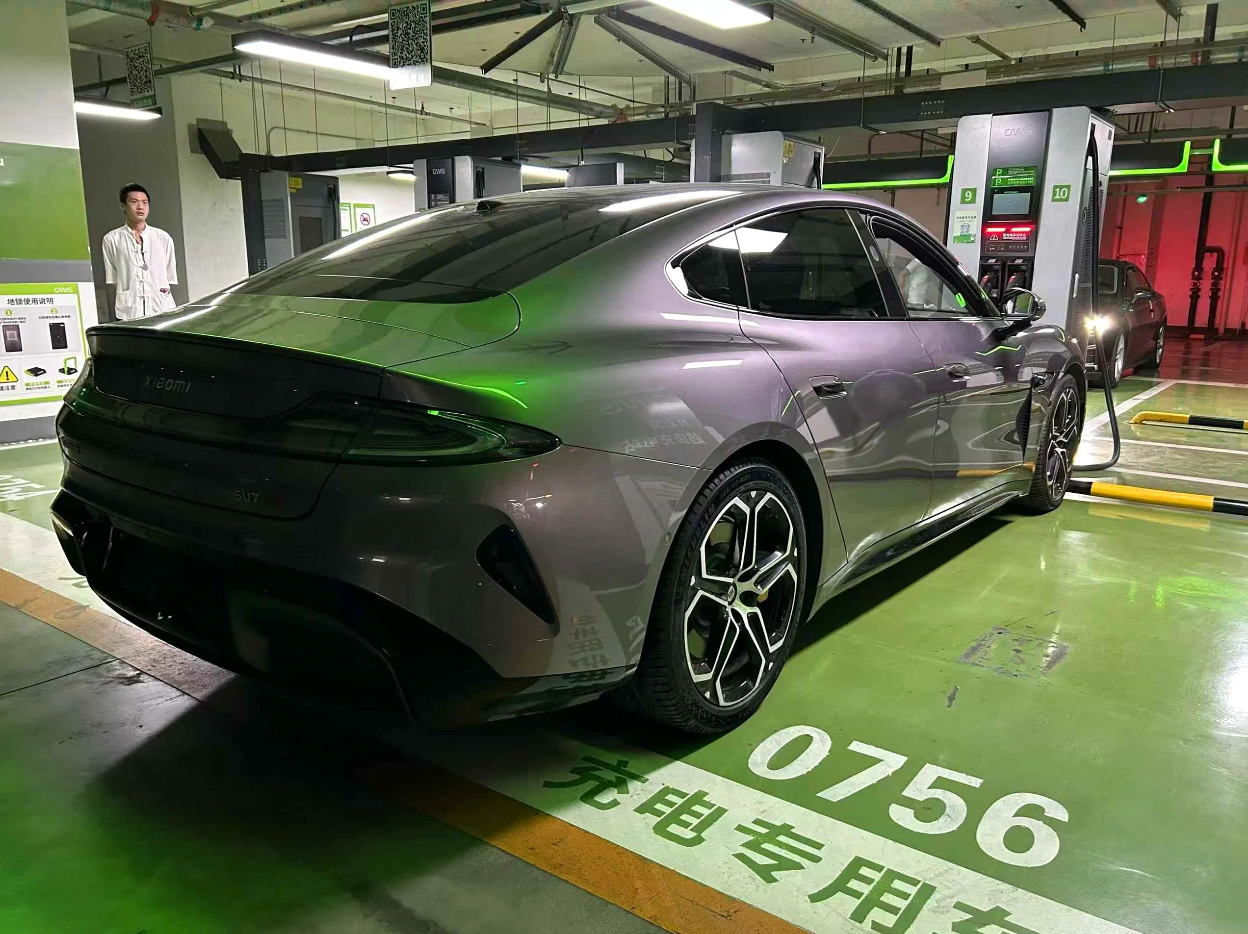 小米SU7 正面外观三